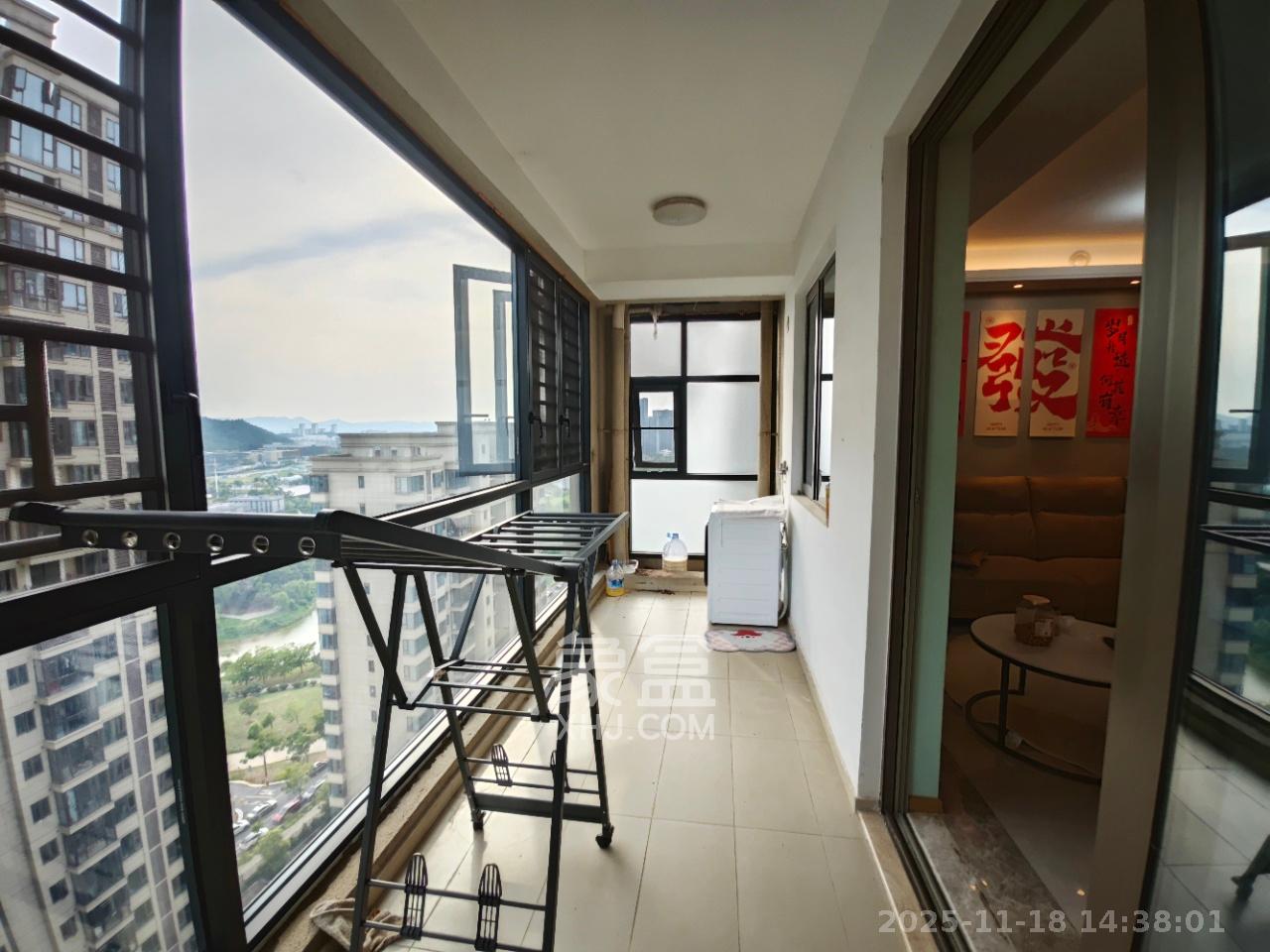 梅溪湖金茂湾 3室2厅2卫 3300.0元/月 梅溪湖金茂湾 3室2厅2卫 3300.0元/月室内图