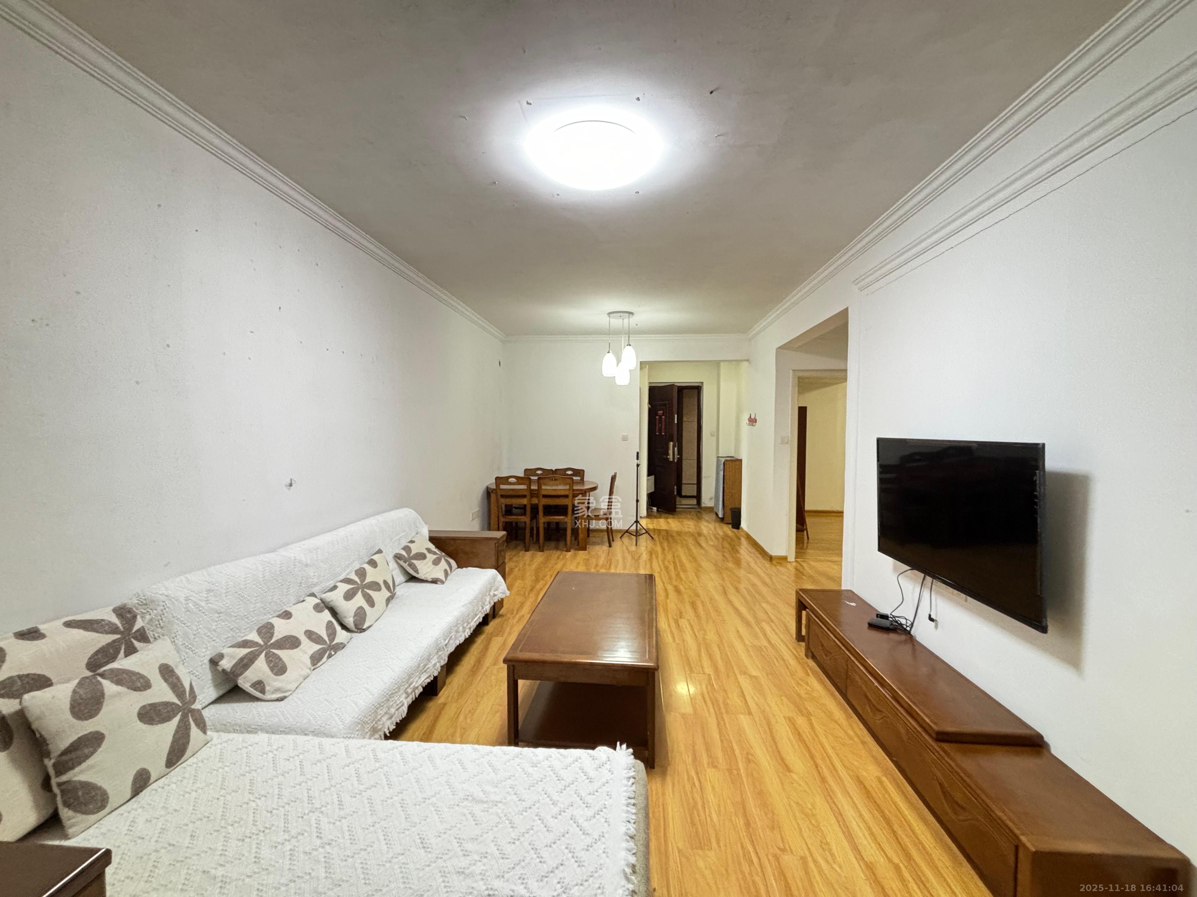 建发中央悦府  3室2厅1卫    2600.0元/月