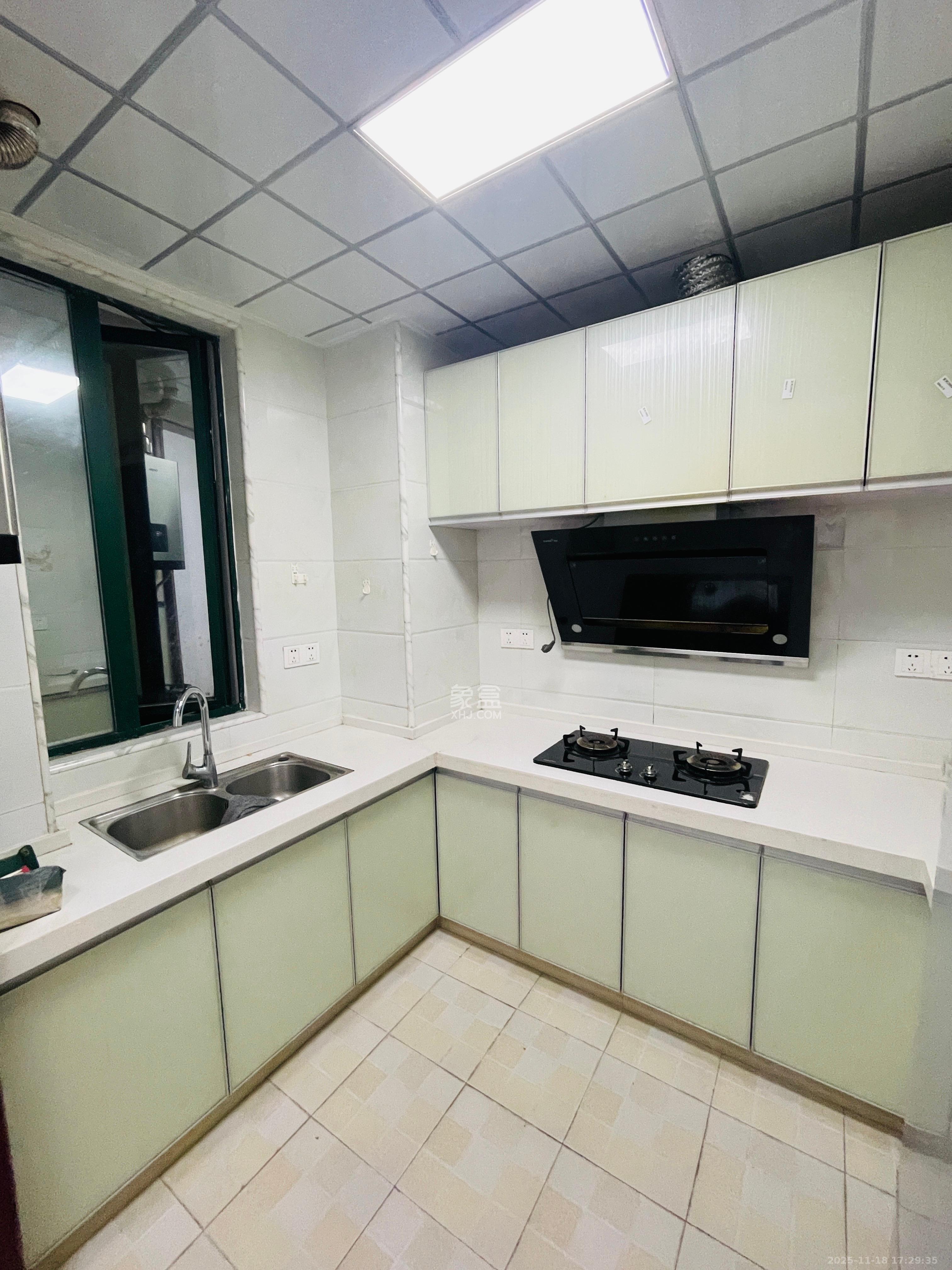 西韵佳苑 2室2厅1卫 2400.0元/月 西韵佳苑 2室2厅1卫 2400.0元/月室内图