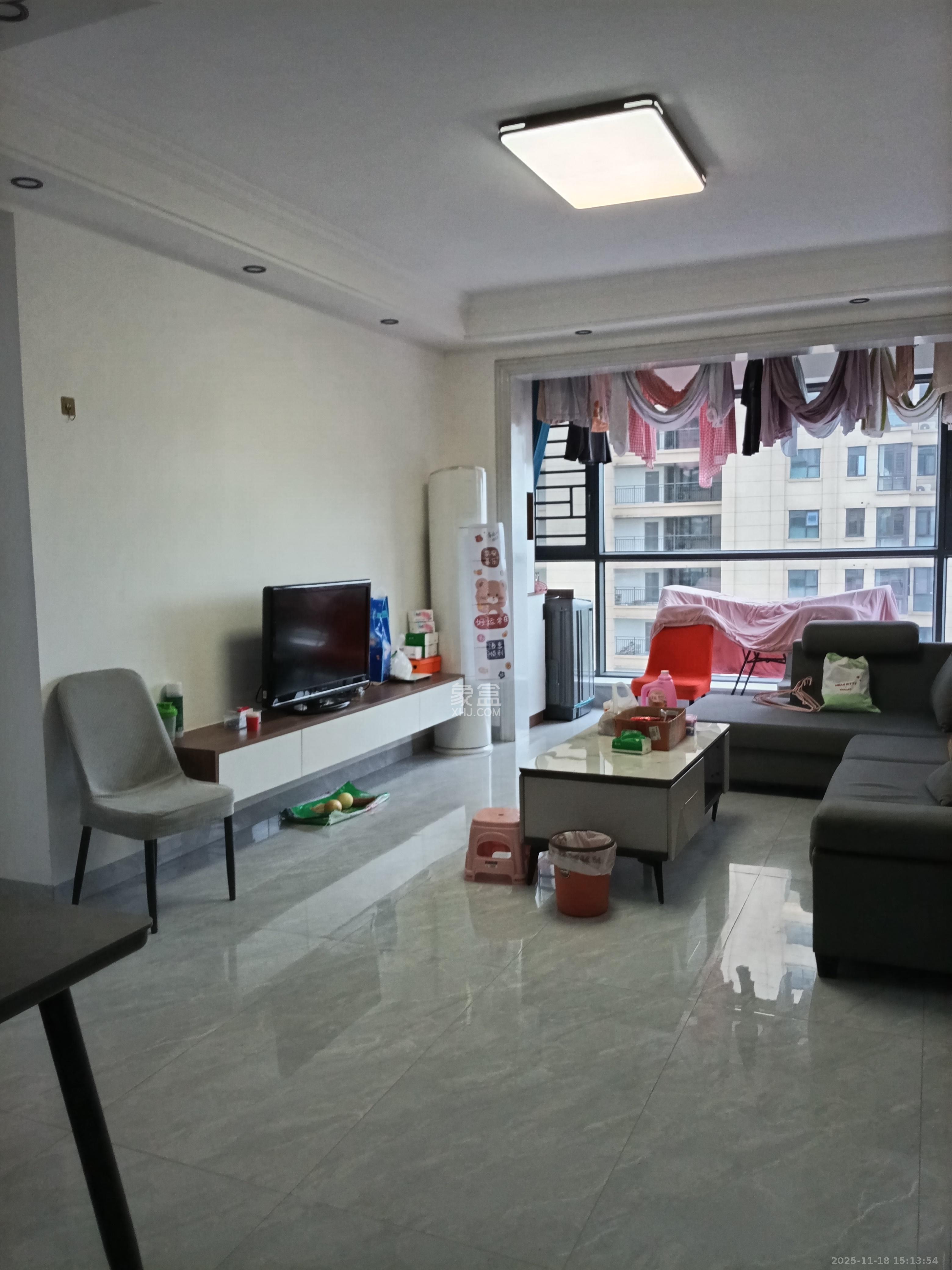 金驰东方樾  3室2厅2卫    2300.0元/月