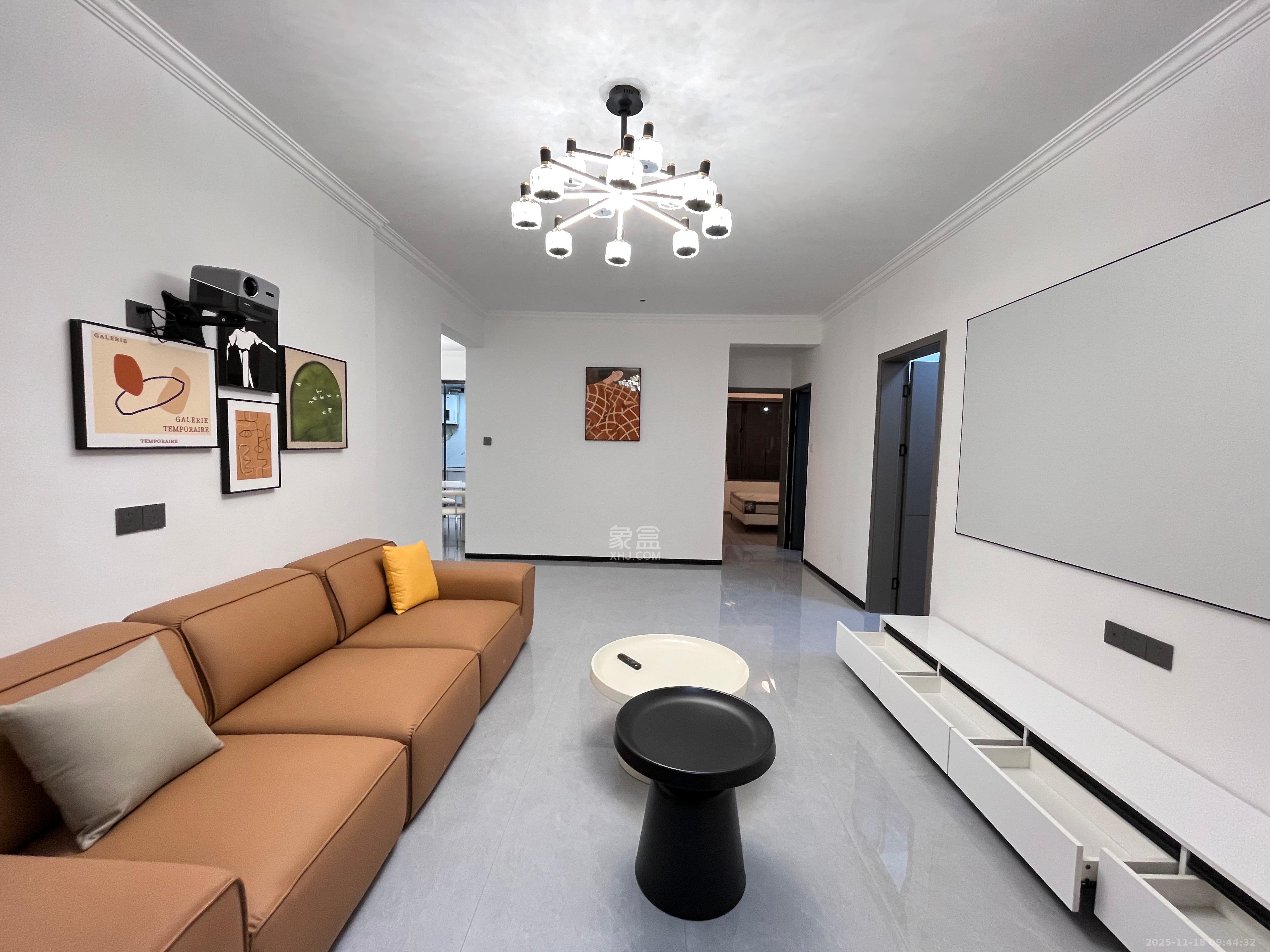 岭福家苑(天心佳苑) 3室2厅1卫 3600.0元/月 岭福家苑(天心佳苑) 3室2厅1卫 3600.0元/月室内图