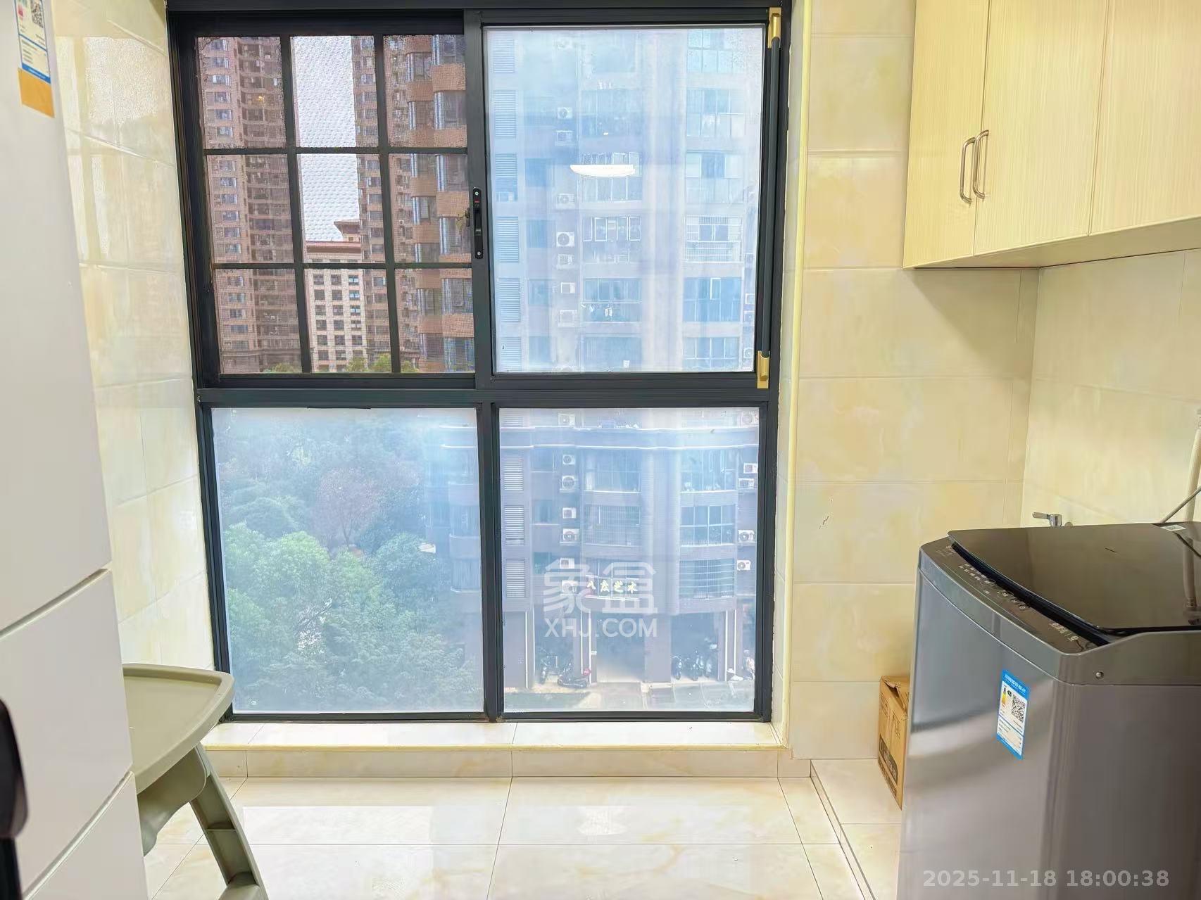 富春山 3室2厅2卫 2400.0元/月 富春山 3室2厅2卫 2400.0元/月室内图