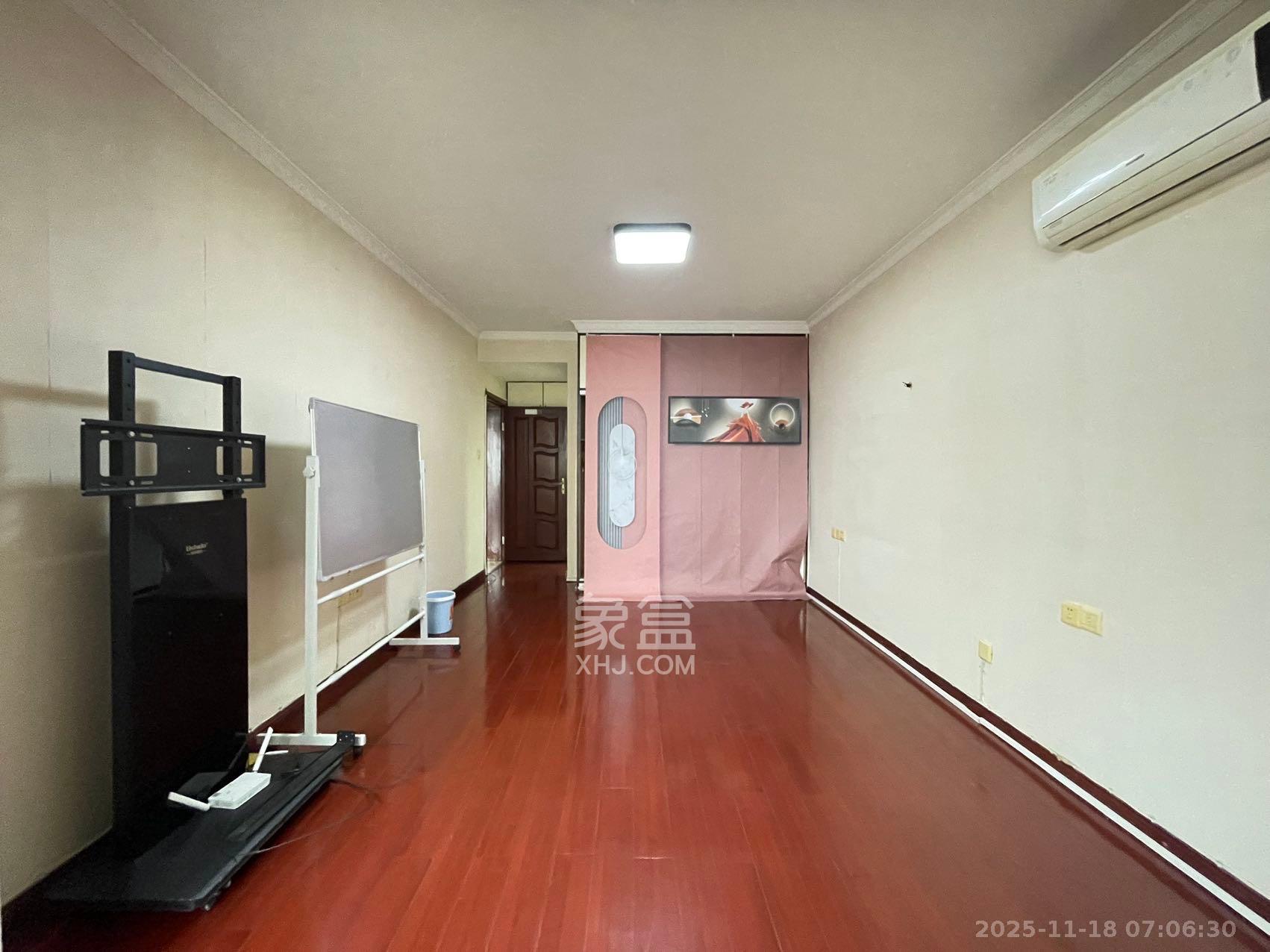 诺亚方舟大厦  3室2厅2卫    2600.0元/月室内图