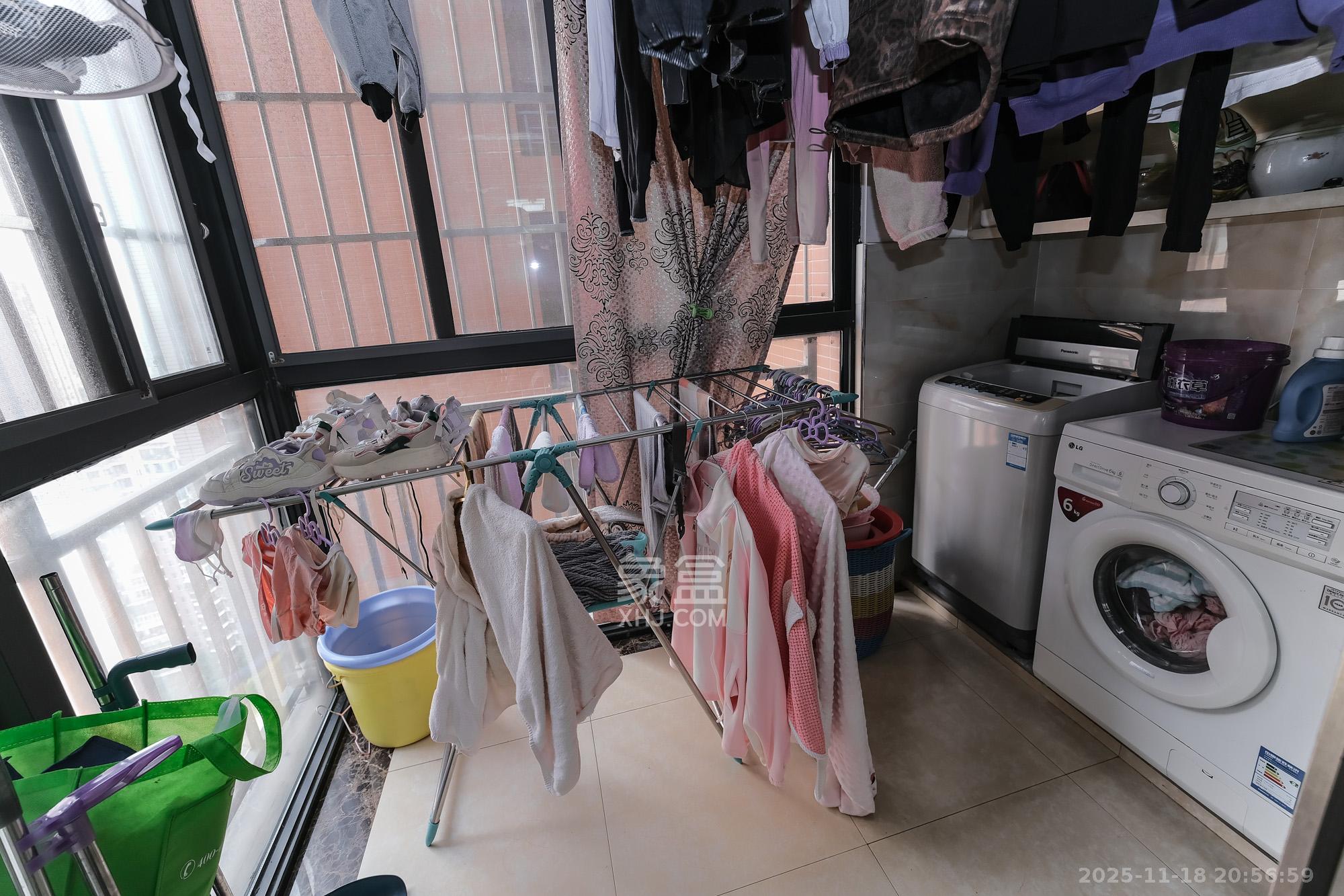 盛地尊域  3室2厅2卫    75.0万阳台