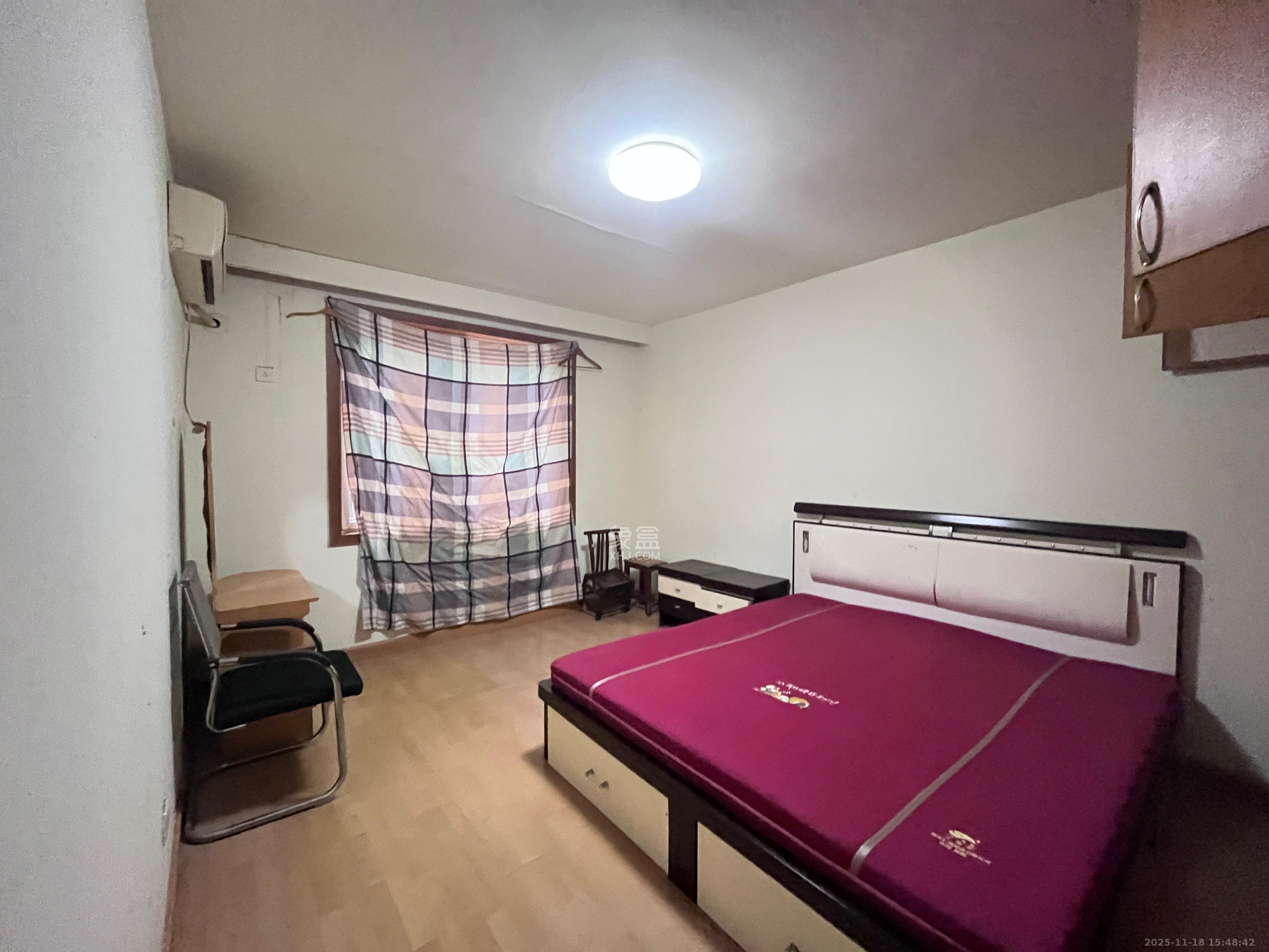 德政园  1室2厅1卫    2300.0元/月室内图