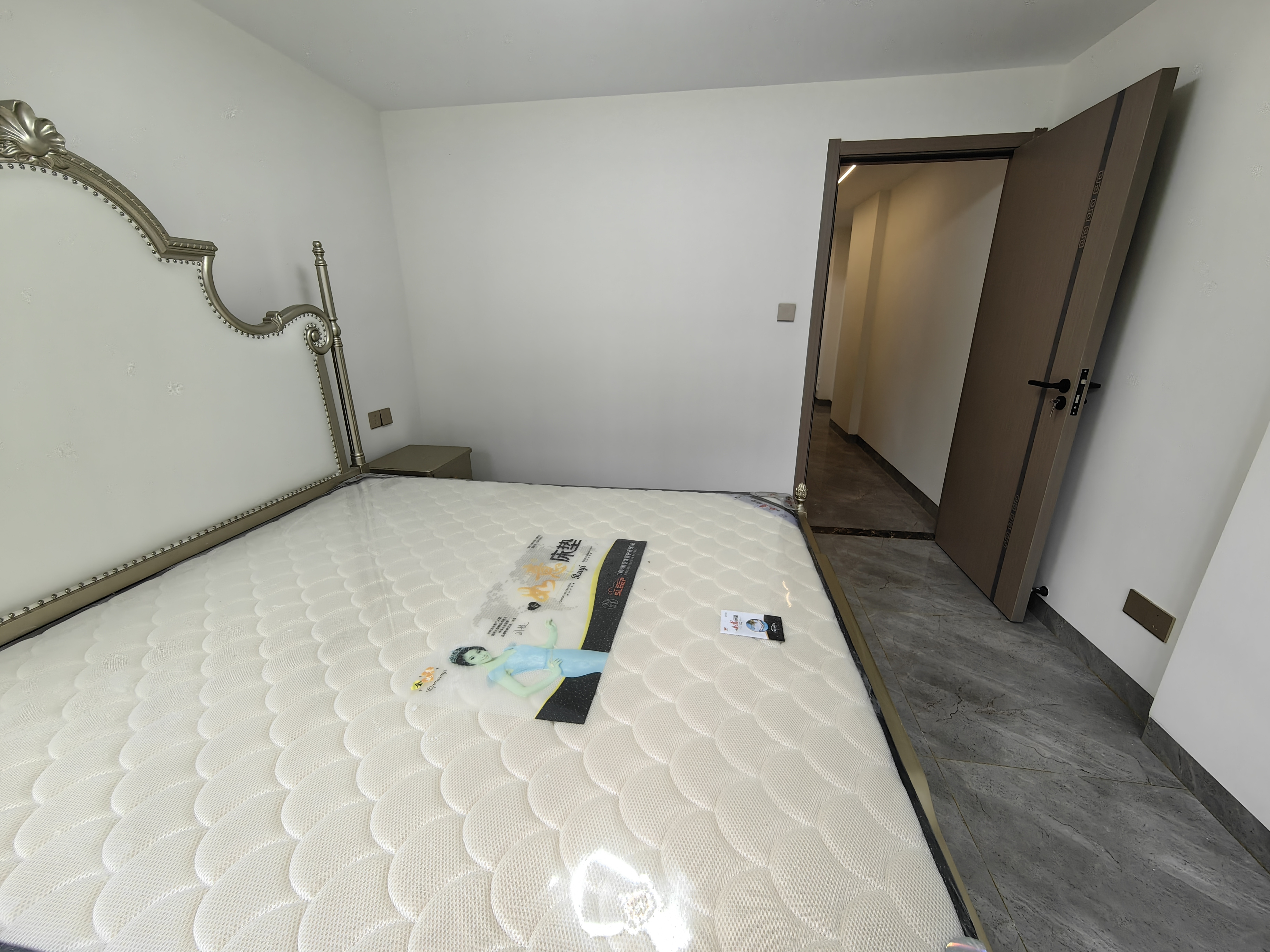 金竹园  1室0厅0卫    55.0万客厅