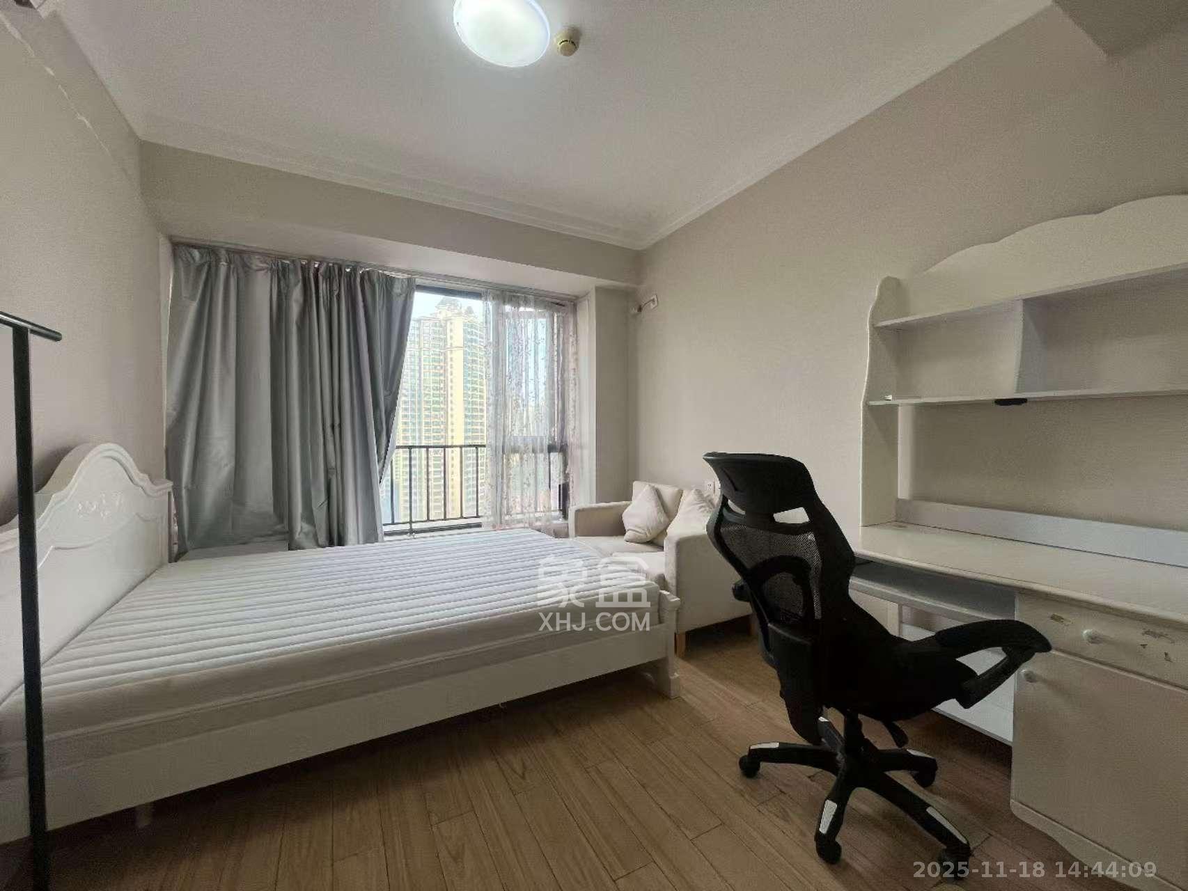 藏珑湖上国际花园  1室1厅1卫    1700.0元/月