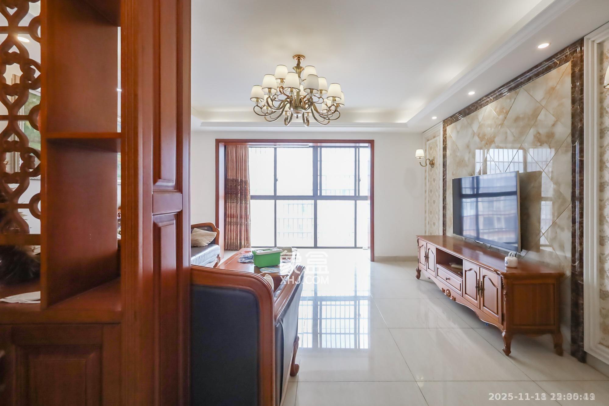 西岸润泽府  4室2厅2卫    4000.0元/月室内图