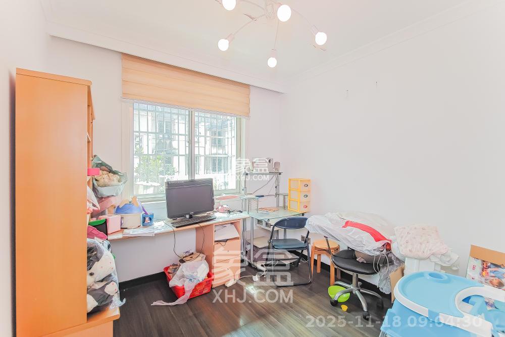 南建公寓  3室2厅2卫    2000.0元/月室内图