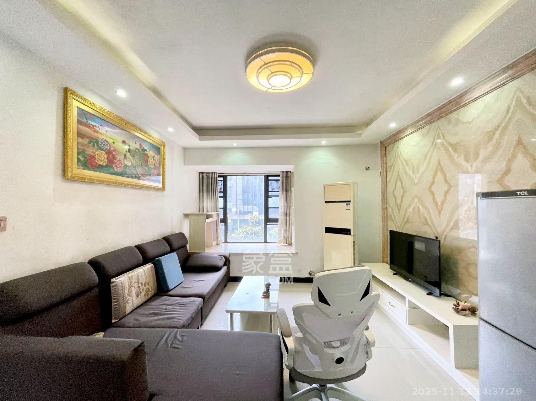 荣盛花语馨苑  3室2厅1卫    2300.0元/月