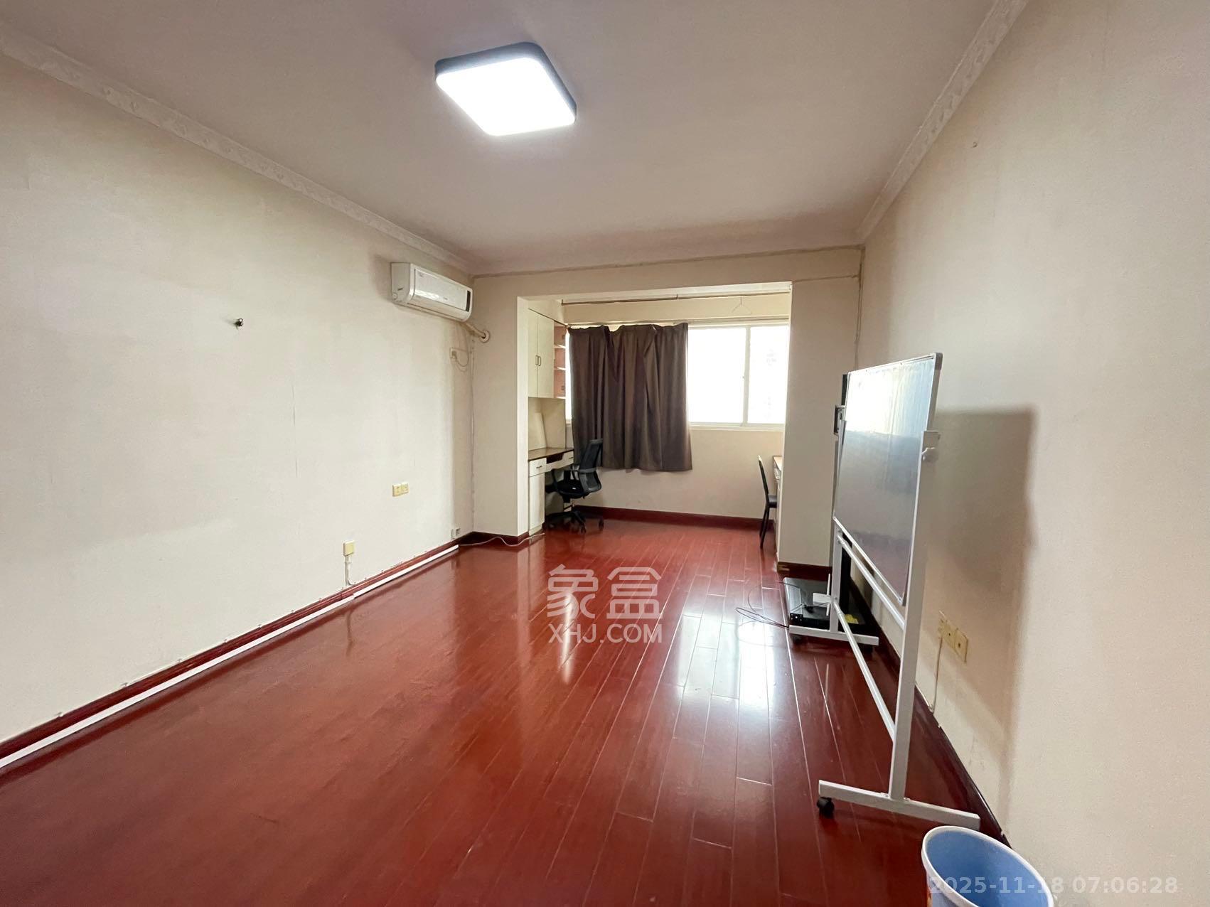 诺亚方舟大厦 3室2厅2卫 2600.0元/月 诺亚方舟大厦 3室2厅2卫 2600.0元/月室内图