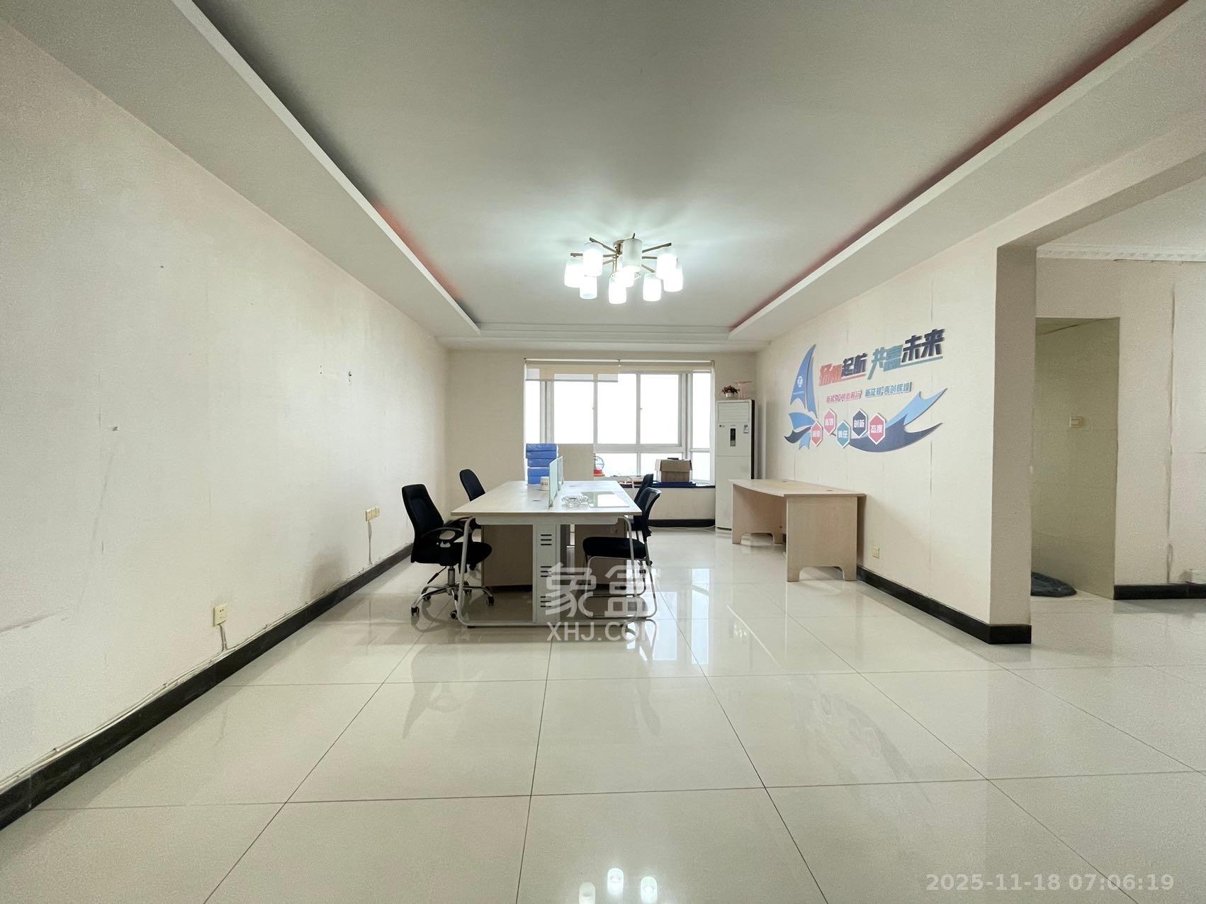 诺亚方舟大厦  3室2厅2卫    2600.0元/月室内图