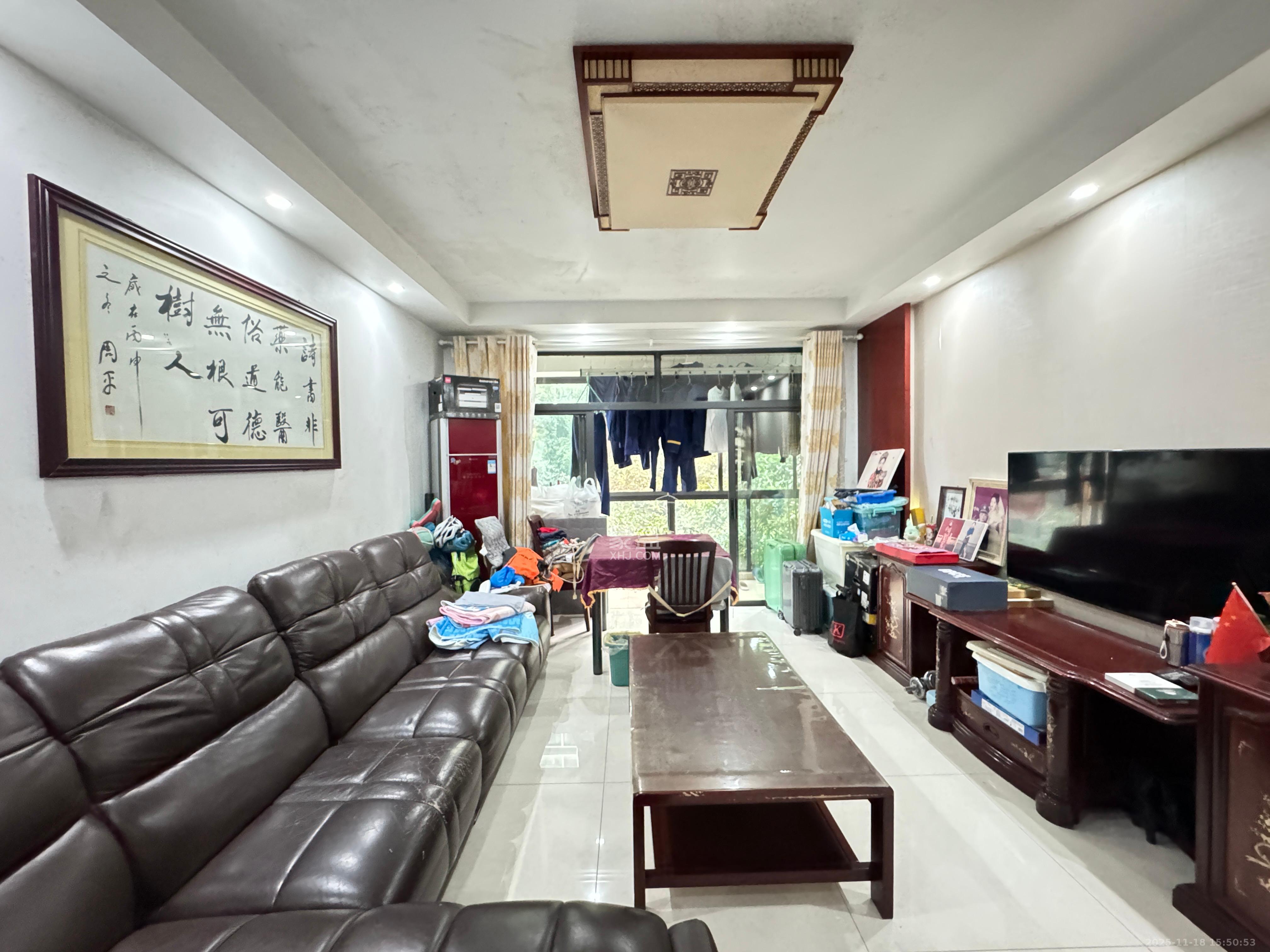 归心苑  3室2厅2卫    3000.0元/月