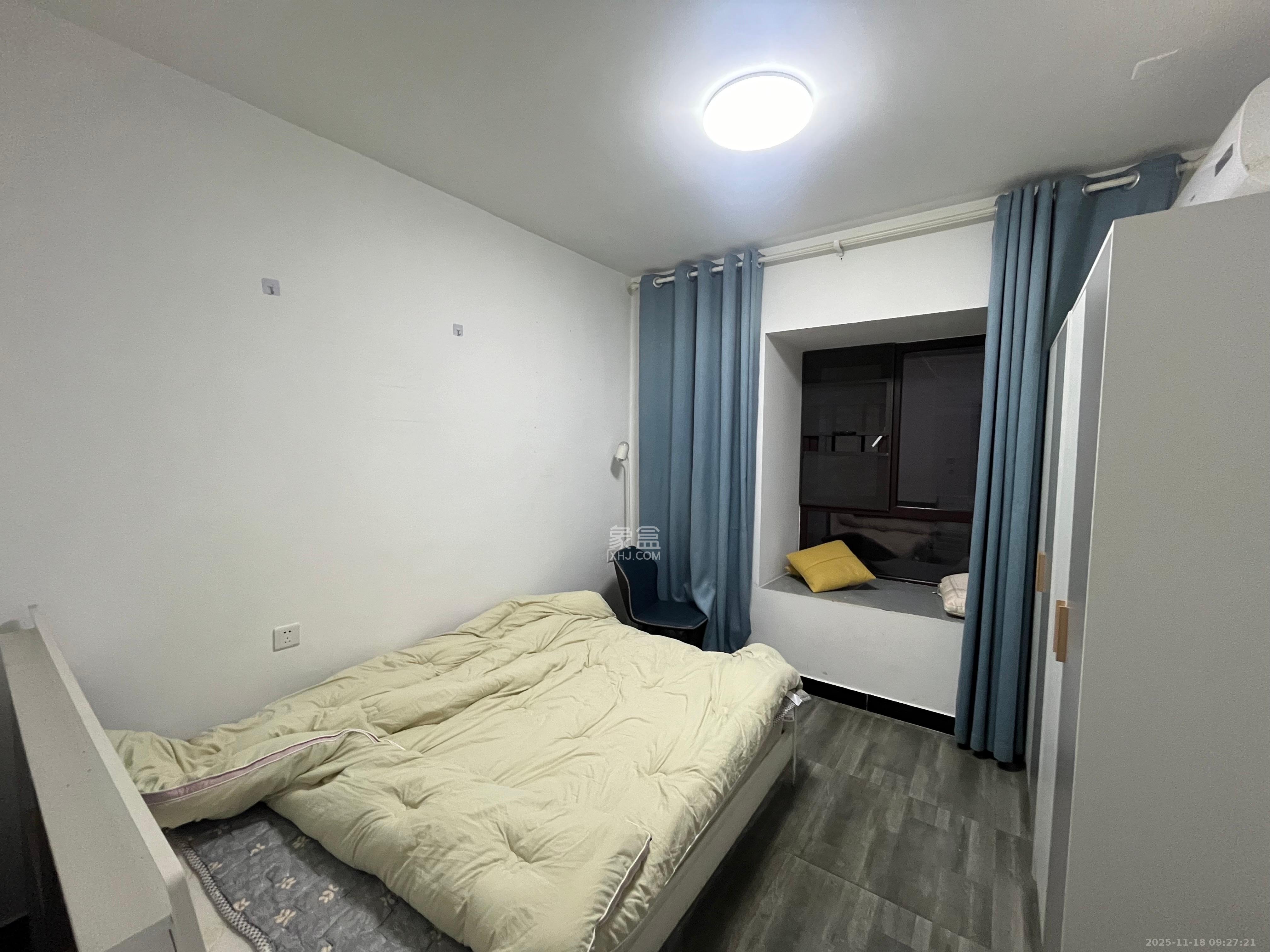 新长海广场  3室2厅1卫    2300.0元/月室内图