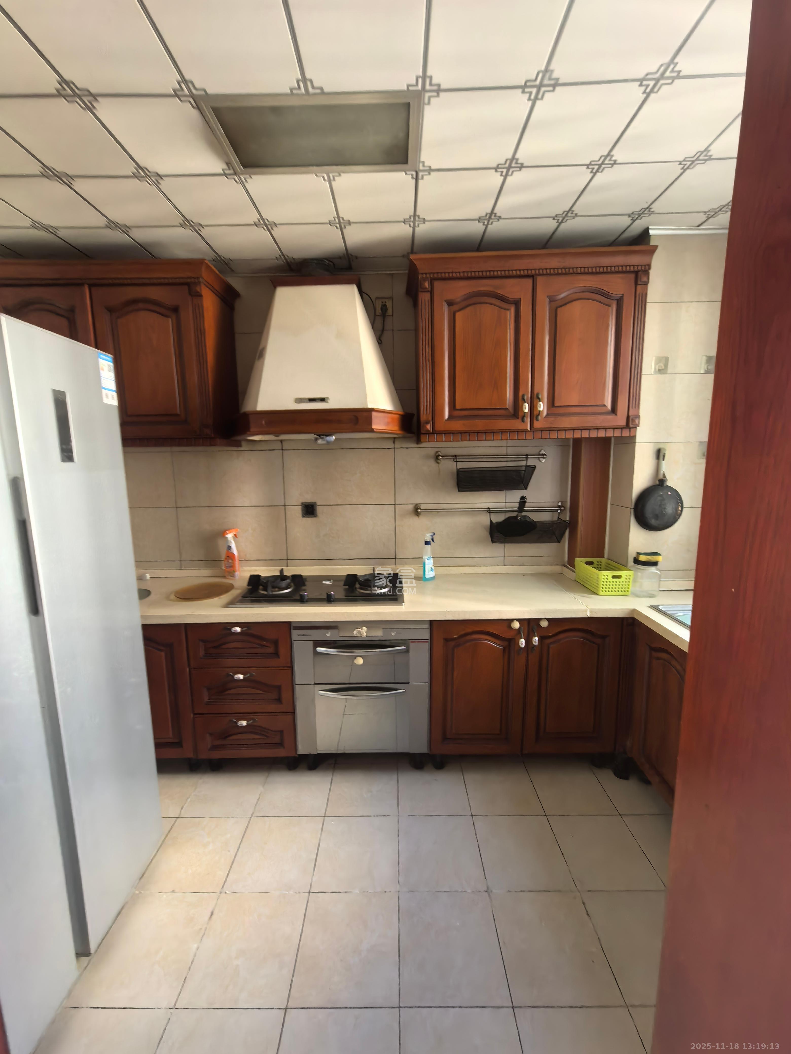 世纪桃花苑 1室2厅1卫 2200.0元/月 世纪桃花苑 1室2厅1卫 2200.0元/月室内图