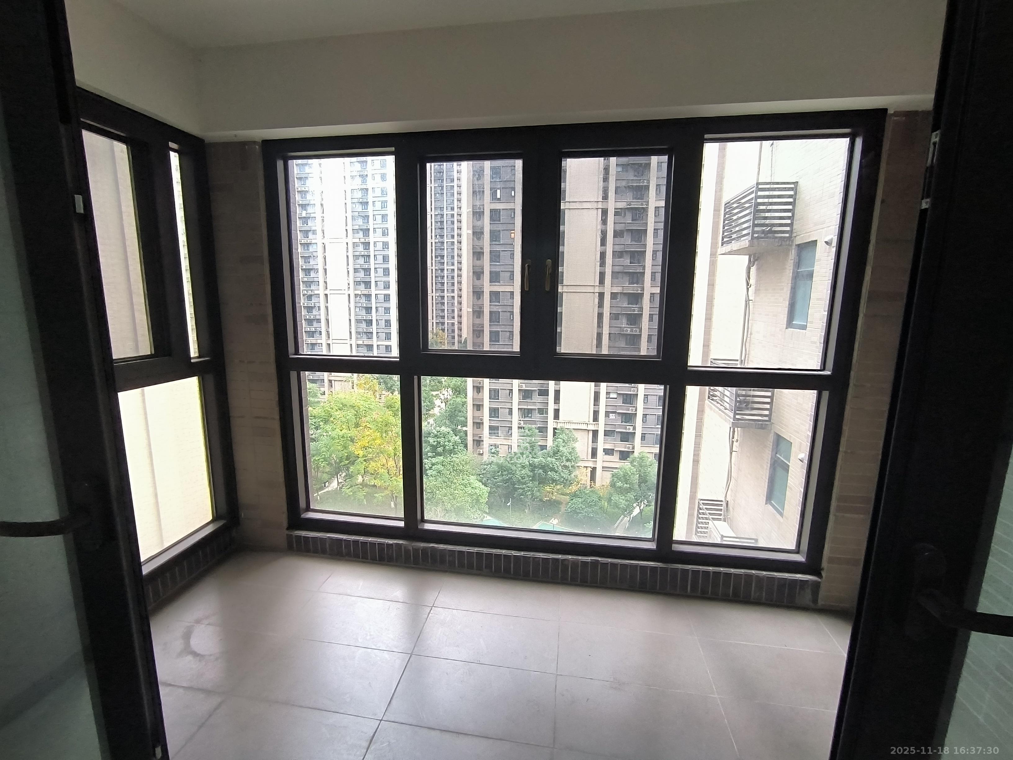 时代倾城三期 4室2厅2卫 1980.0元/月 时代倾城三期 4室2厅2卫 1980.0元/月室内图