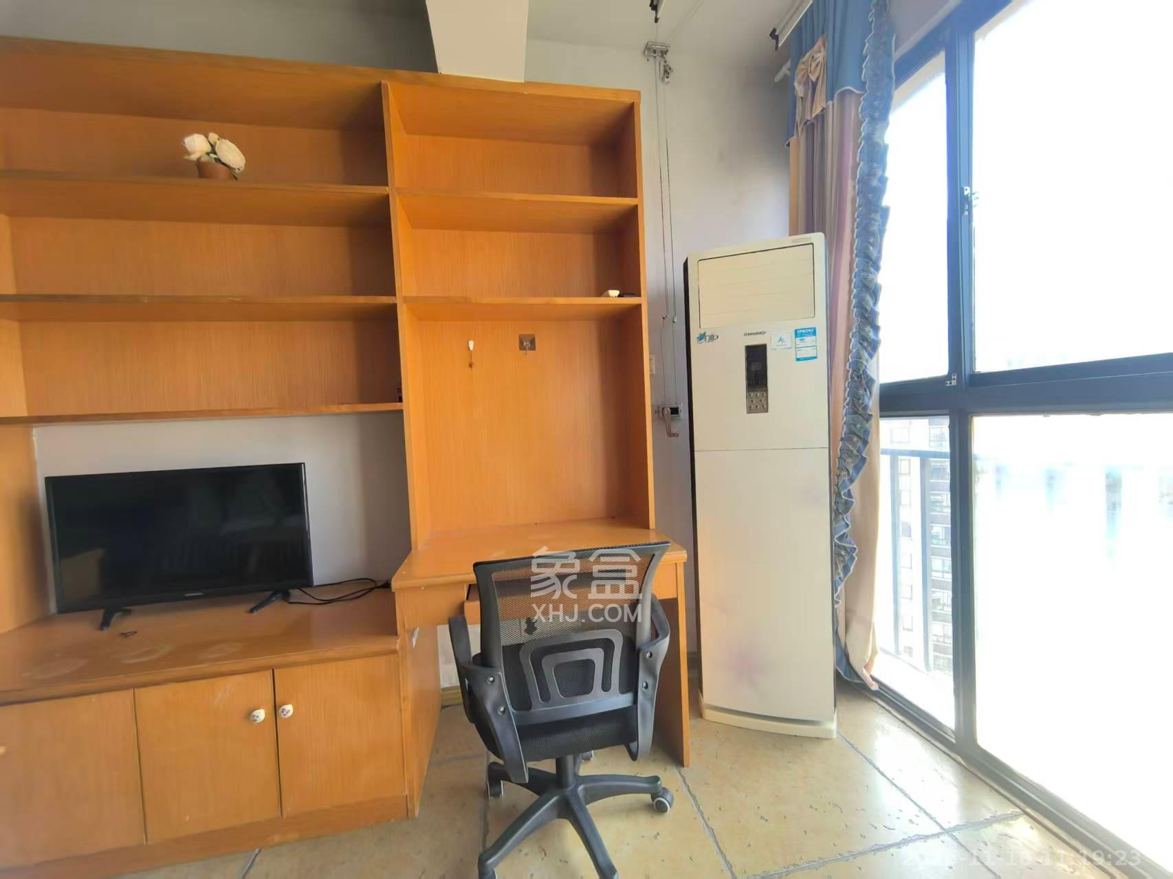 童话里  2室2厅1卫    1700.0元/月室内图