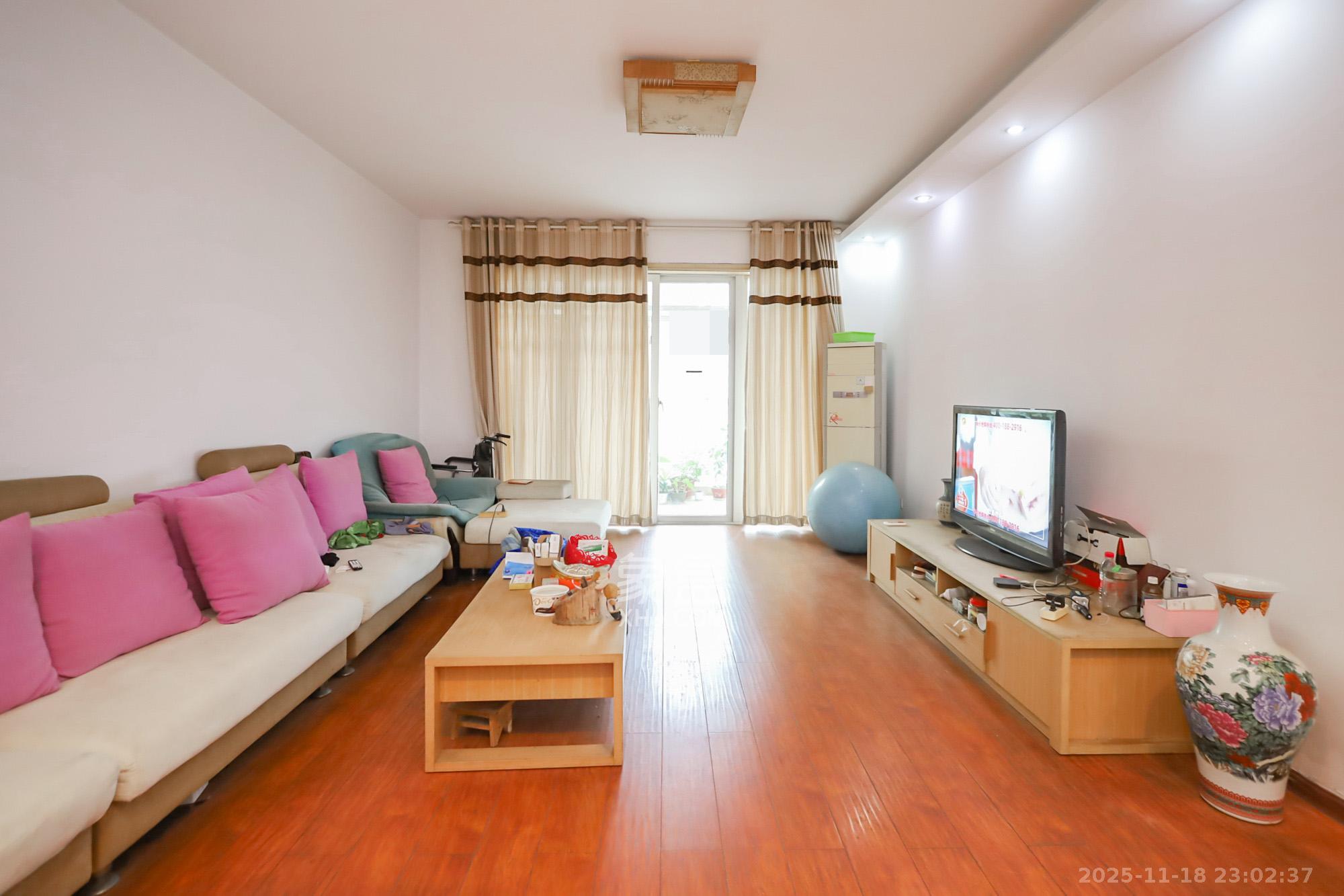 岳麓现代城  3室2厅2卫    160.0万