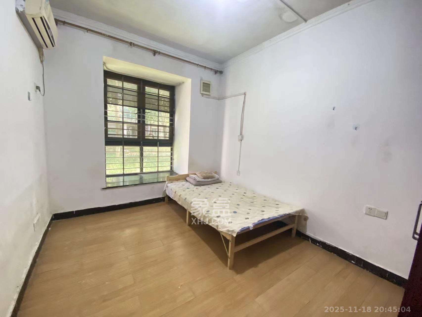 长房东郡  3室1厅2卫    3800.0元/月室内图