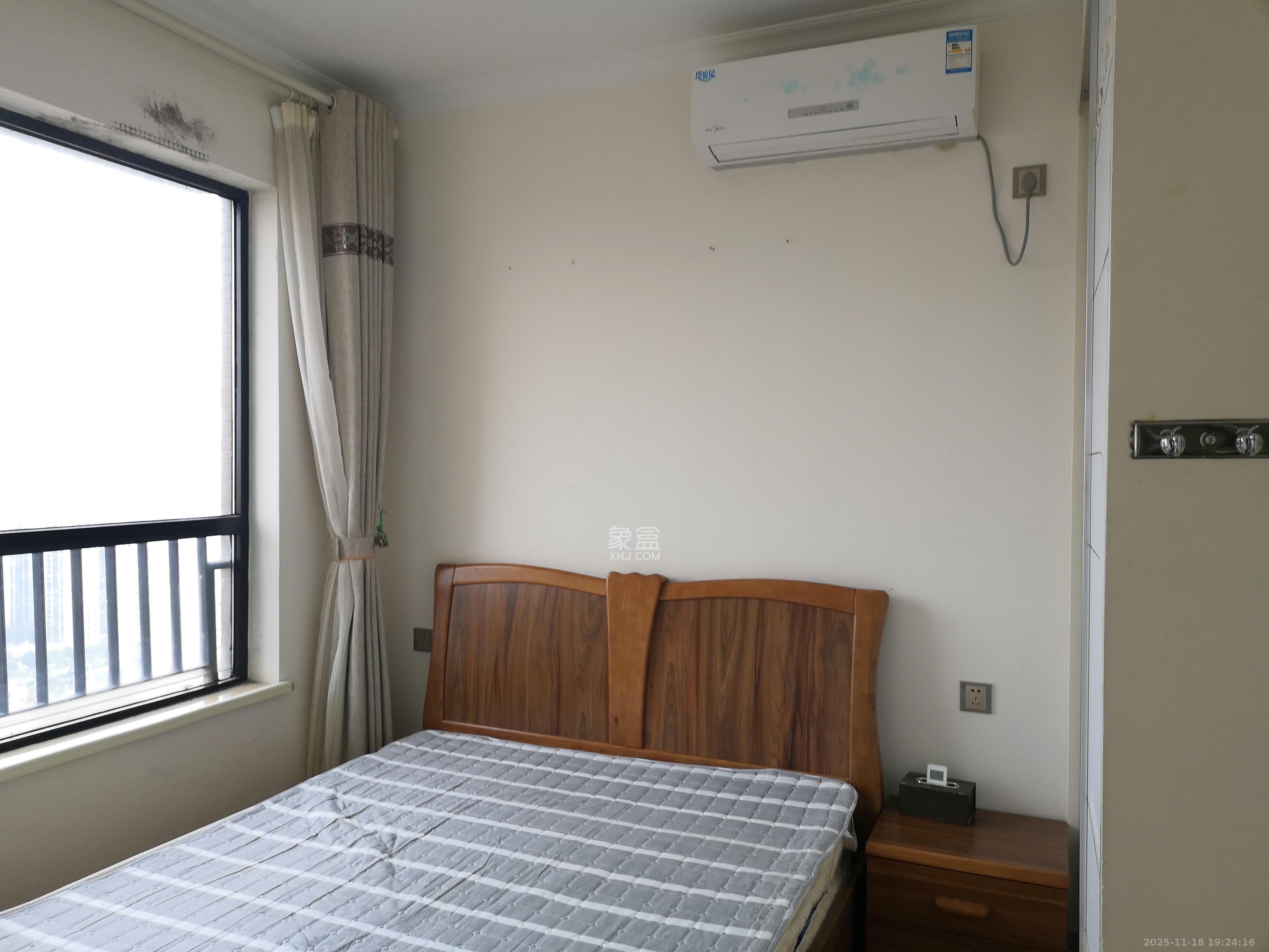 华润凤凰城三期 3室2厅2卫 2400.0元/月 华润凤凰城三期 3室2厅2卫 2400.0元/月室内图