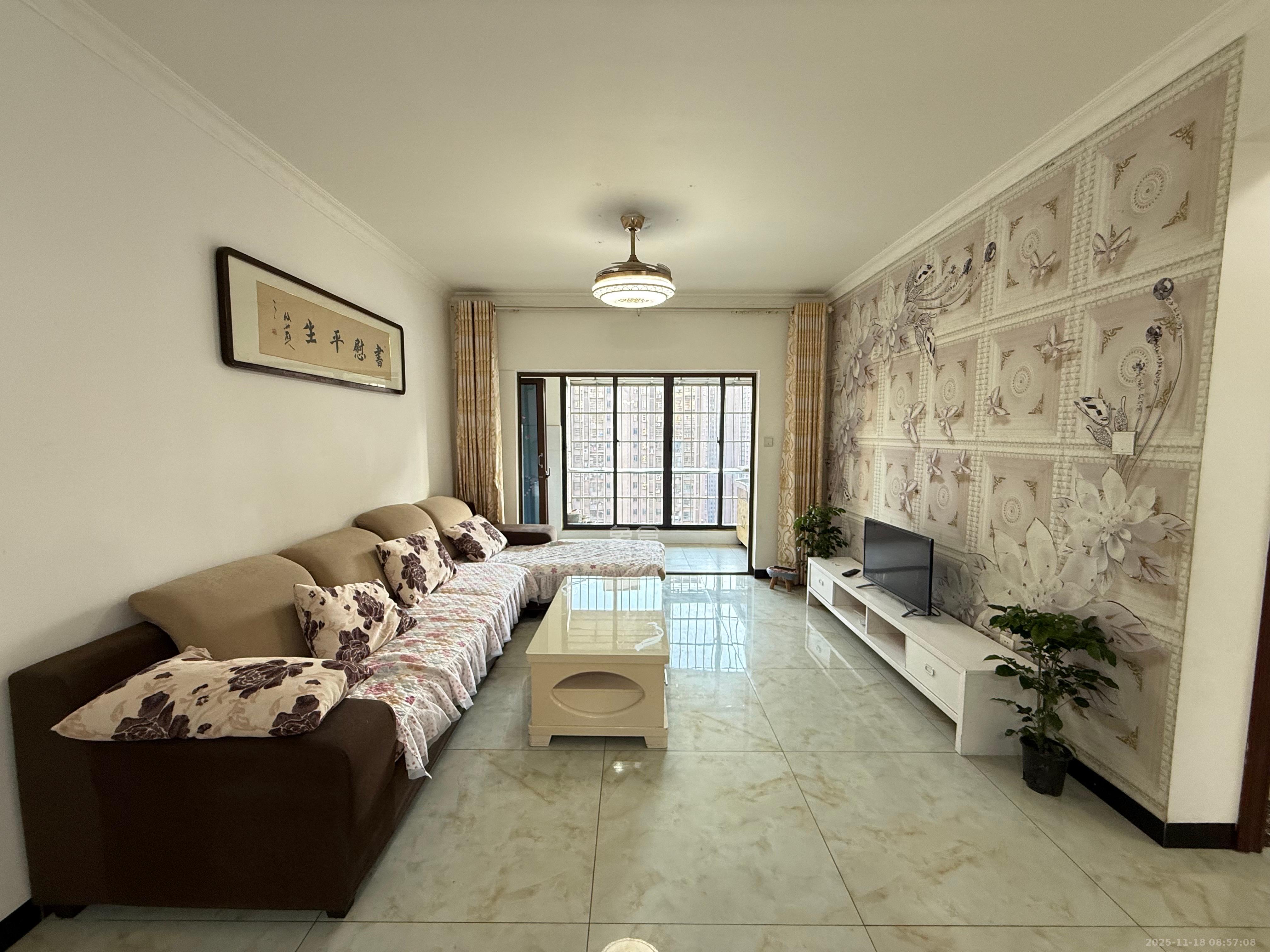 湖湾世景  3室2厅1卫    1700.0元/月