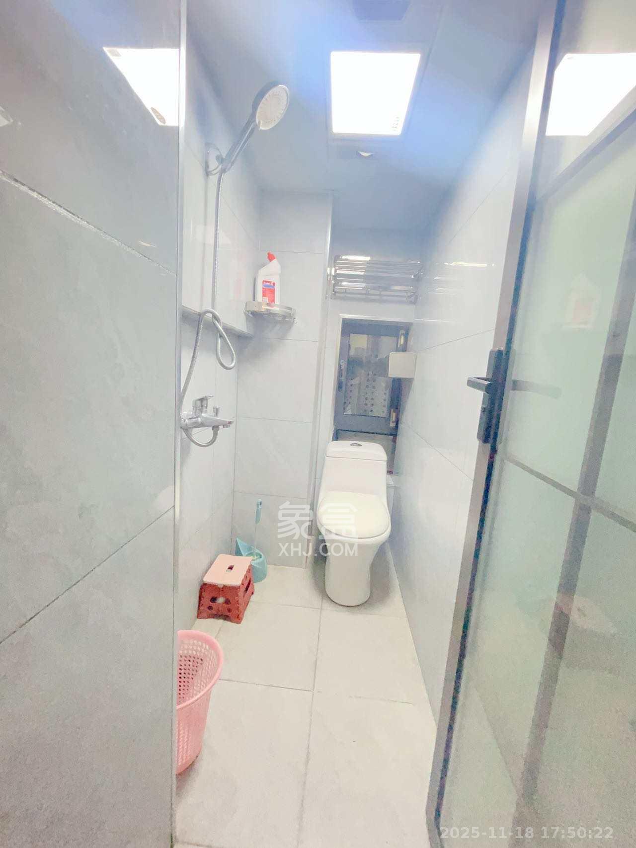 长房时代小镇  2室1厅1卫    1800.0元/月室内图