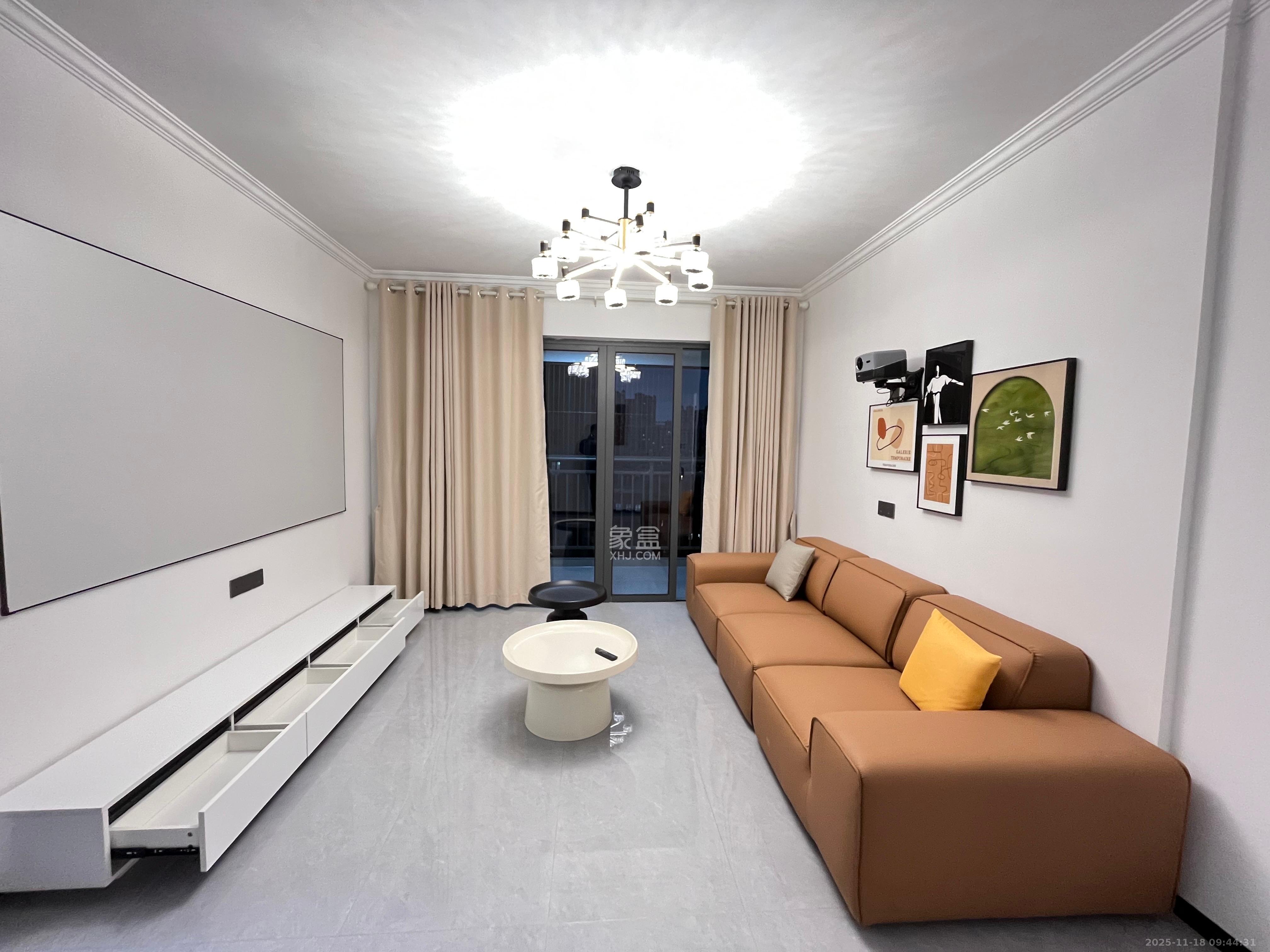 岭福家苑(天心佳苑) 3室2厅1卫 3600.0元/月 岭福家苑(天心佳苑) 3室2厅1卫 3600.0元/月室内图