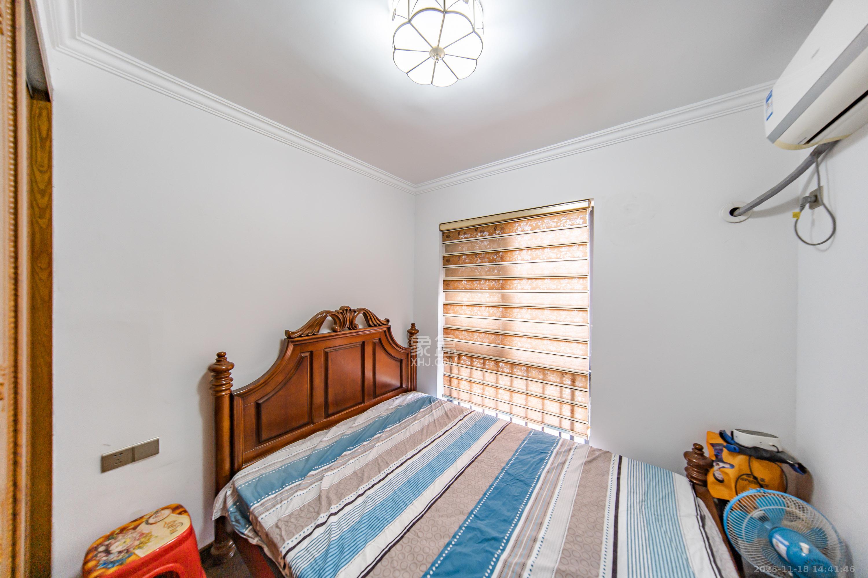 天健壹平方英里（天健芙蓉盛世二期）  3室2厅2卫    130.0万卧室