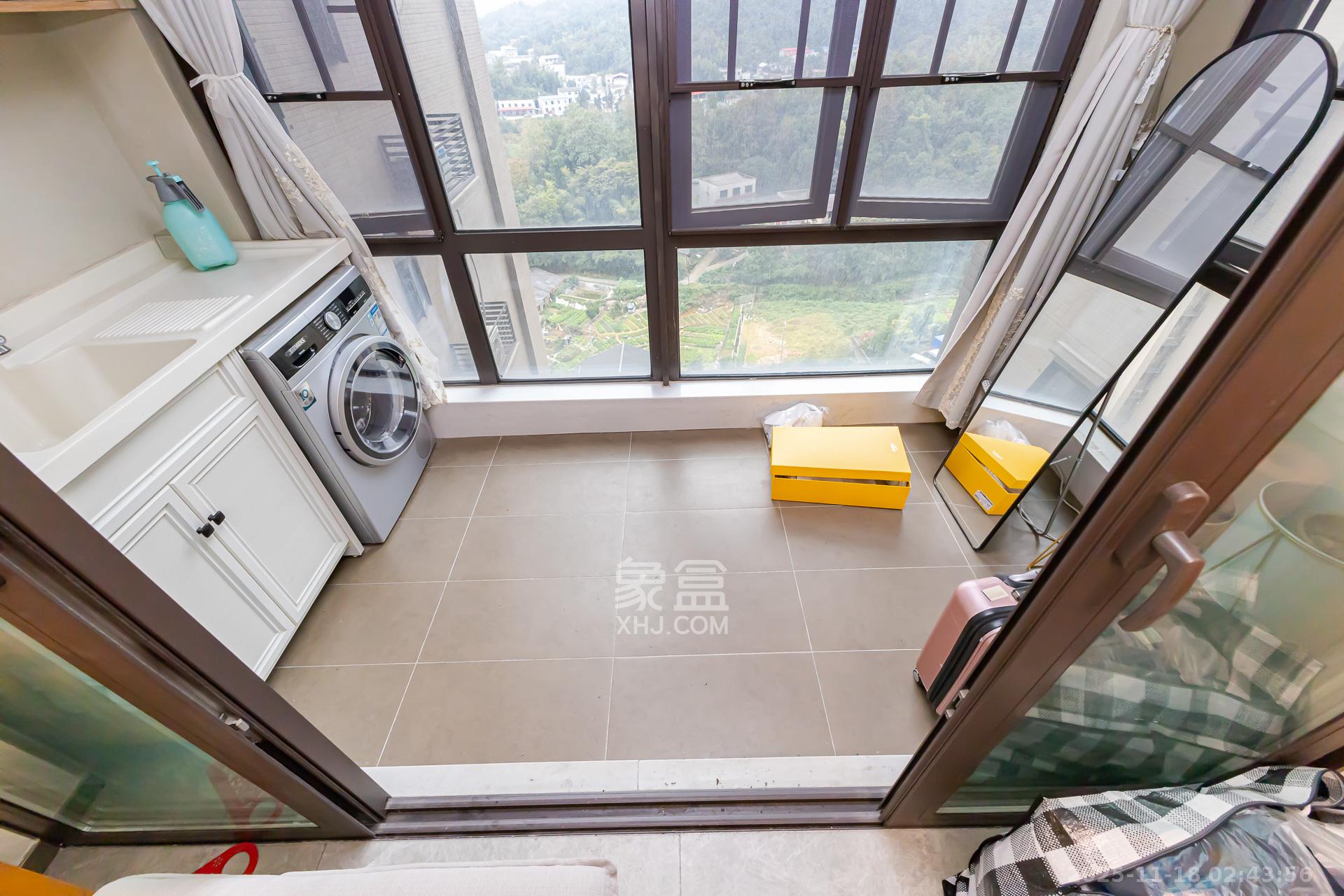 时代倾城四期 3室2厅2卫 110.0万 时代倾城四期 3室2厅2卫 110.0万阳台