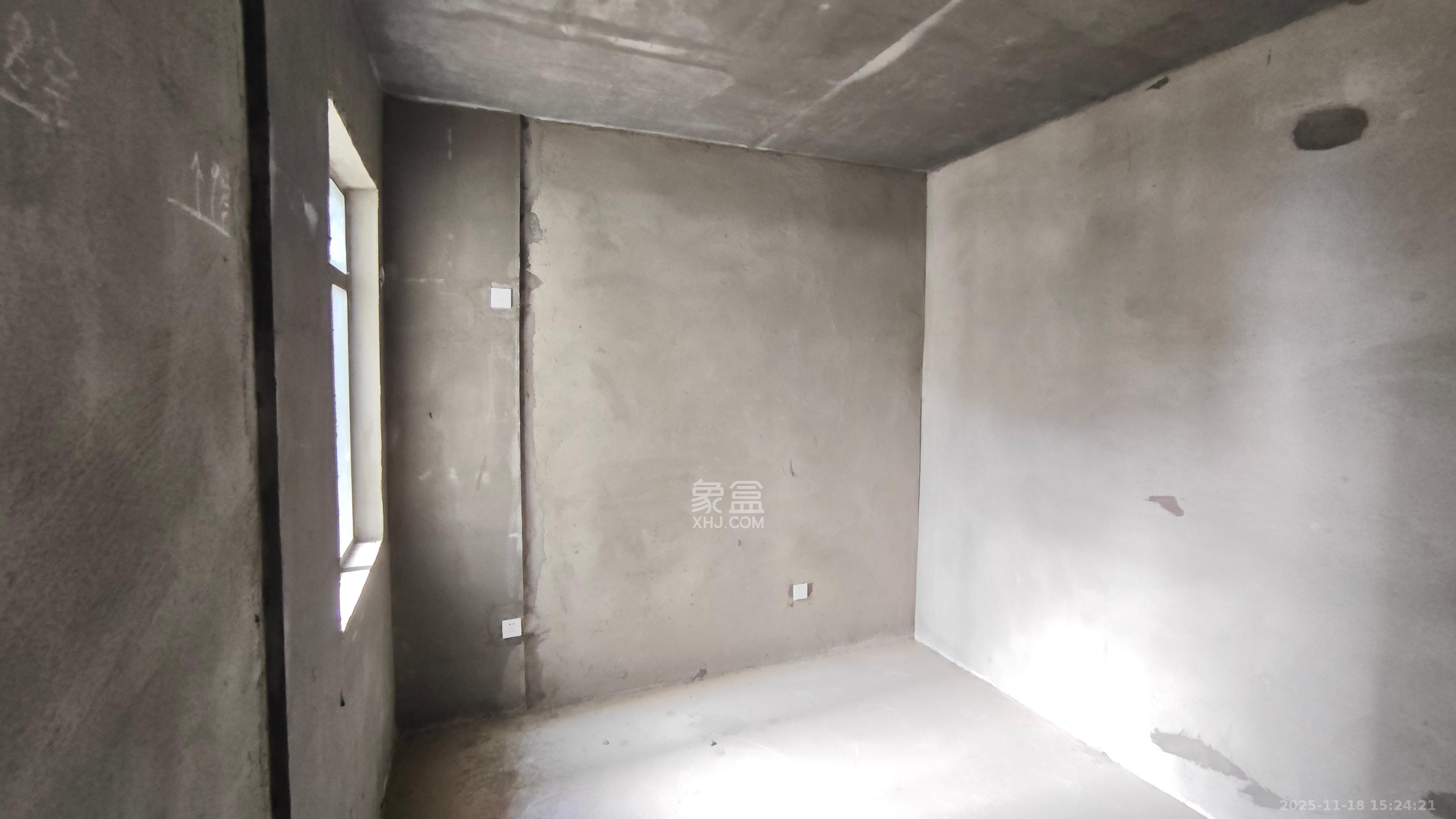 天元美居乐  3室2厅2卫    44.8万客厅