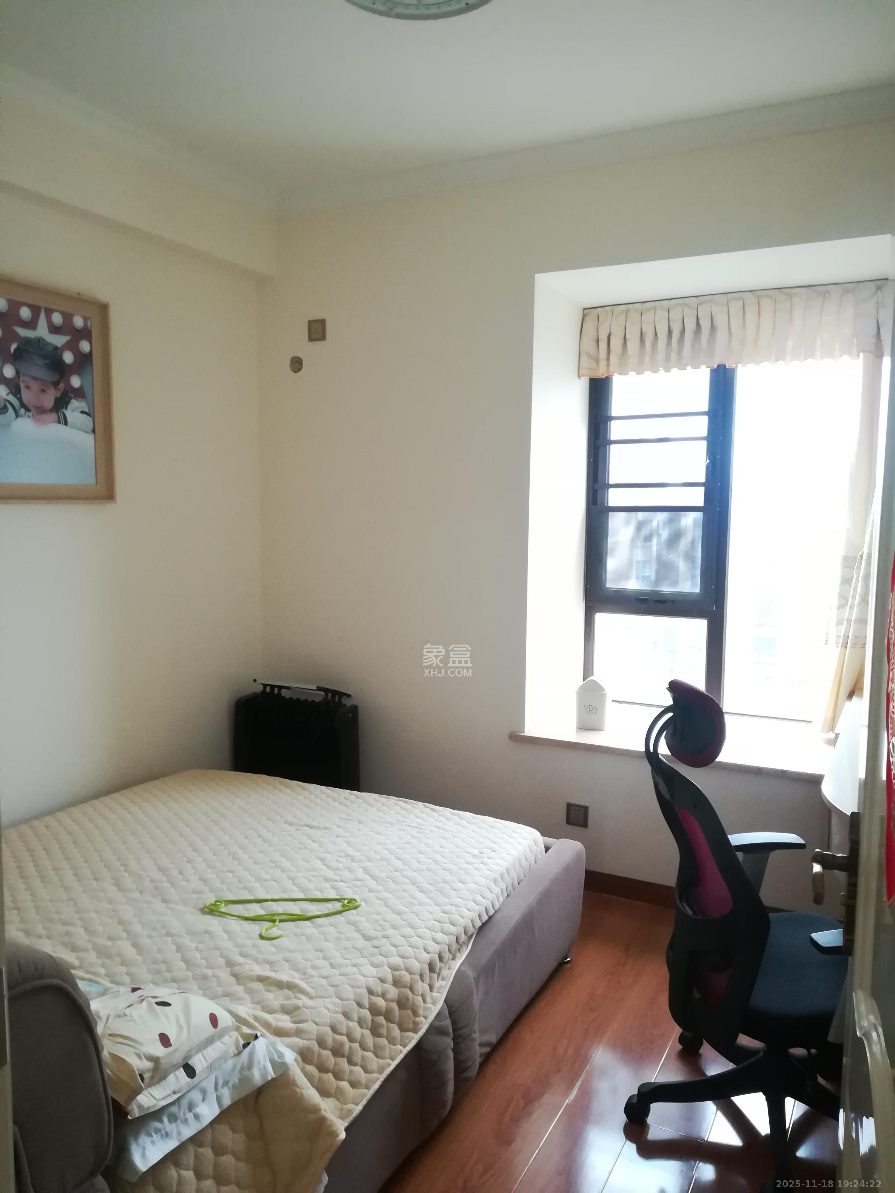 华润凤凰城三期 3室2厅2卫 2400.0元/月 华润凤凰城三期 3室2厅2卫 2400.0元/月室内图