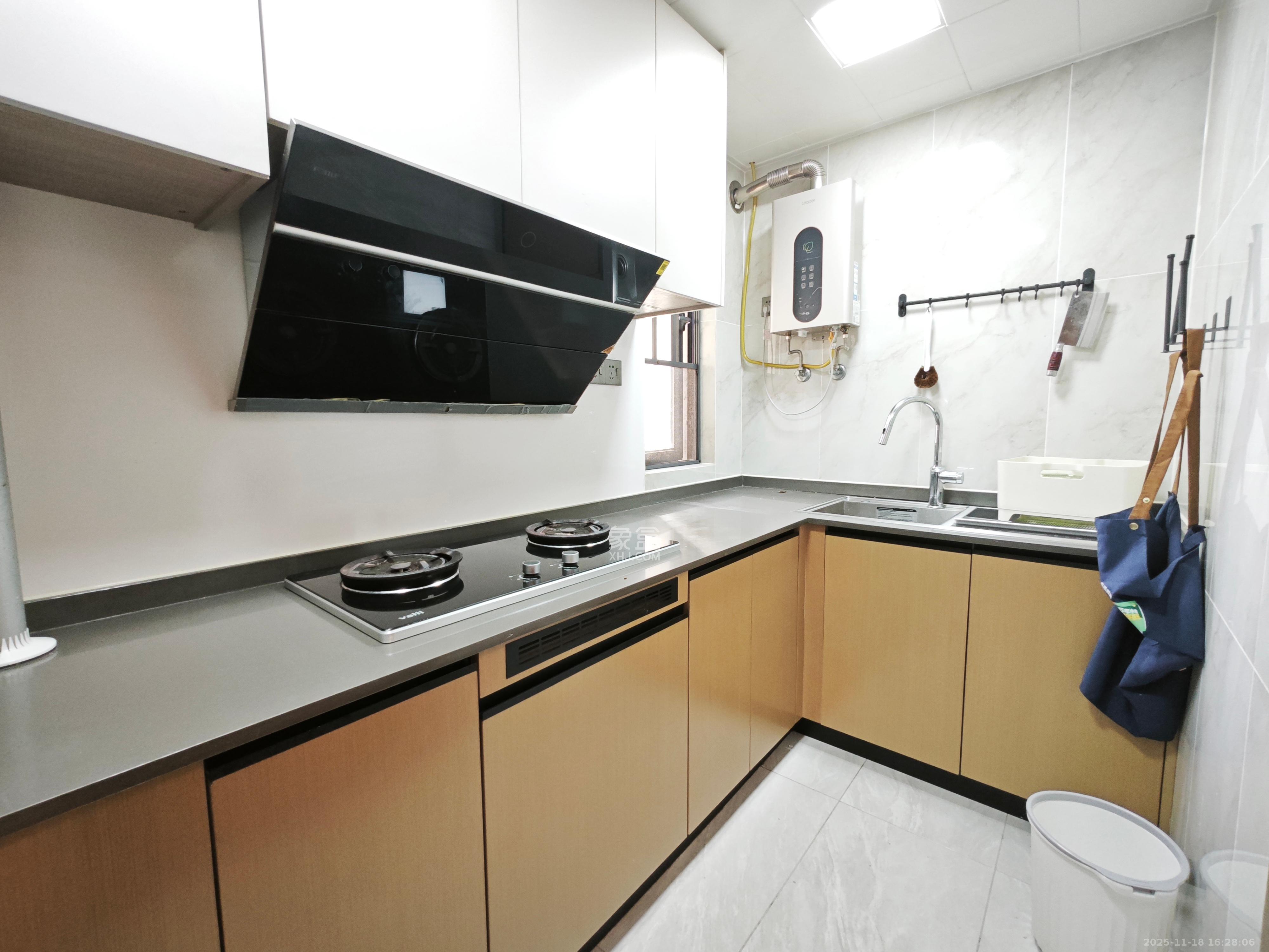 万科魅力之城天阔里 3室2厅2卫 2800.0元/月 万科魅力之城天阔里 3室2厅2卫 2800.0元/月室内图