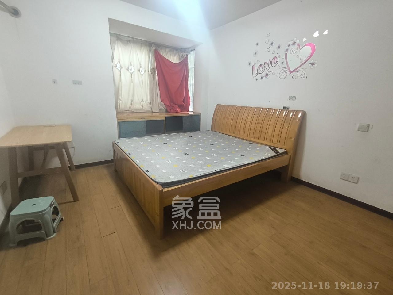 枫华府第  2室2厅1卫    1300.0元/月室内图