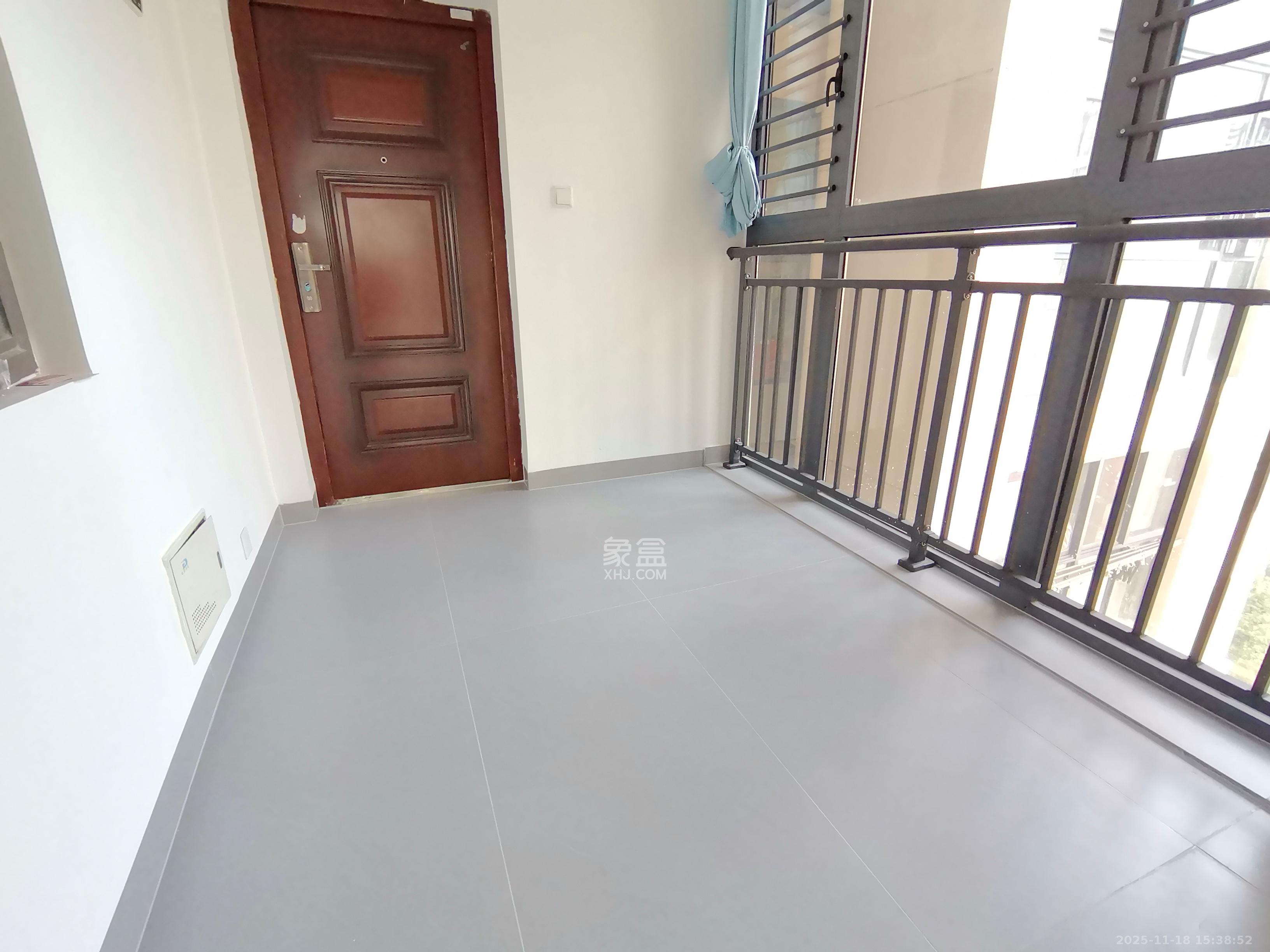 卓越蔚蓝海岸三期 2室2厅1卫 2400.0元/月 卓越蔚蓝海岸三期 2室2厅1卫 2400.0元/月室内图