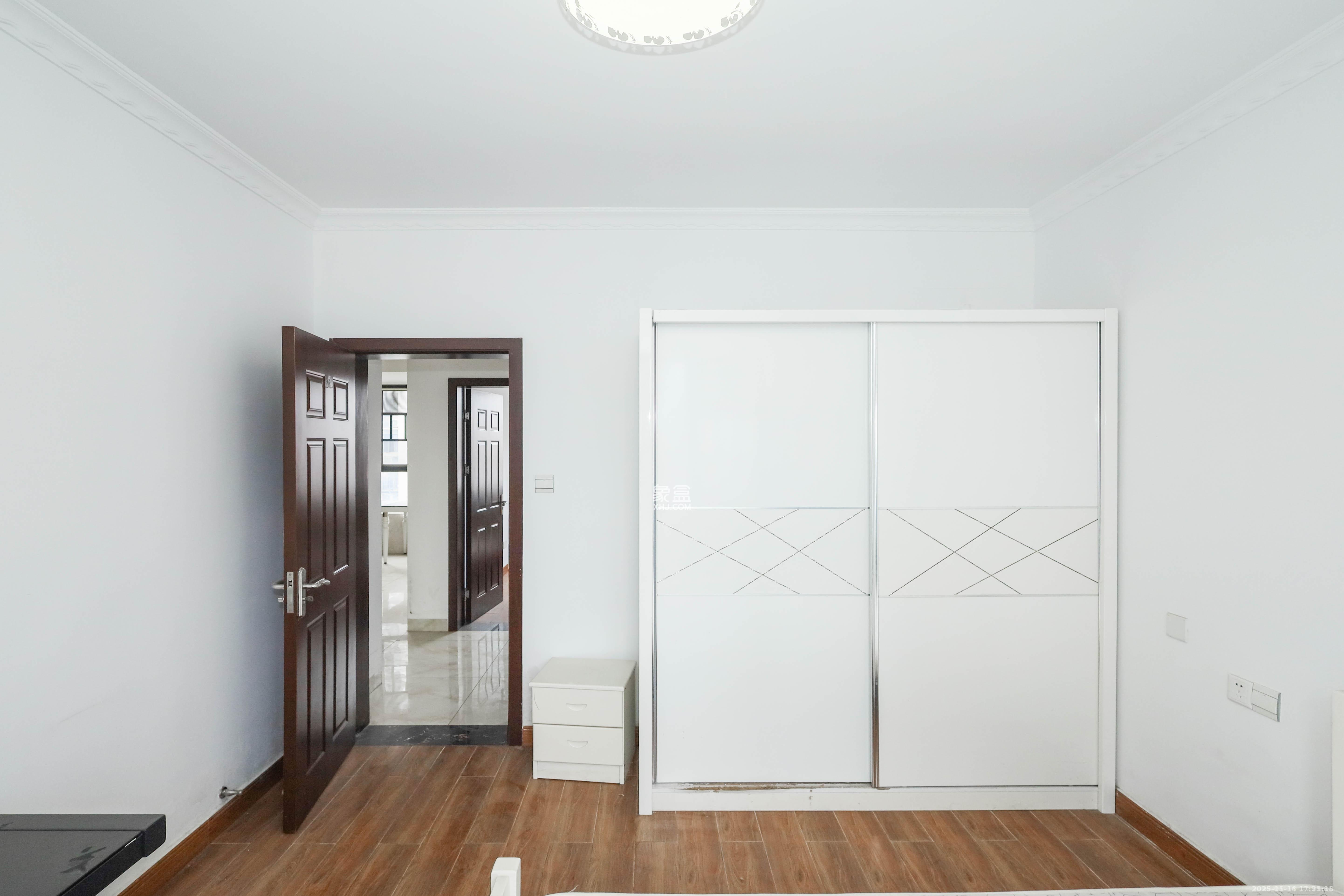 中国铁建梅溪青秀一期 3室2厅1卫 2200.0元/月 中国铁建梅溪青秀一期 3室2厅1卫 2200.0元/月室内图