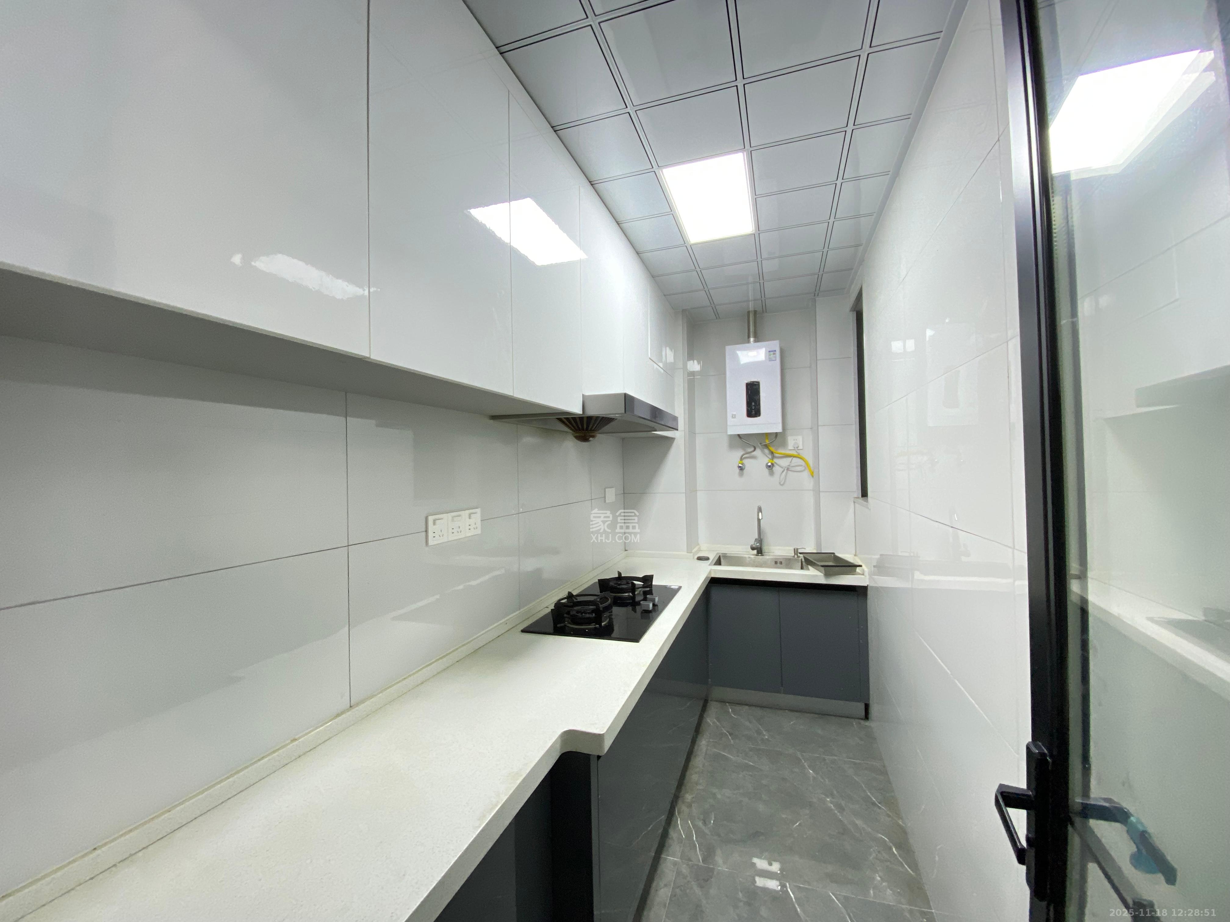 东岸梅园小区  2室2厅1卫    2200.0元/月室内图