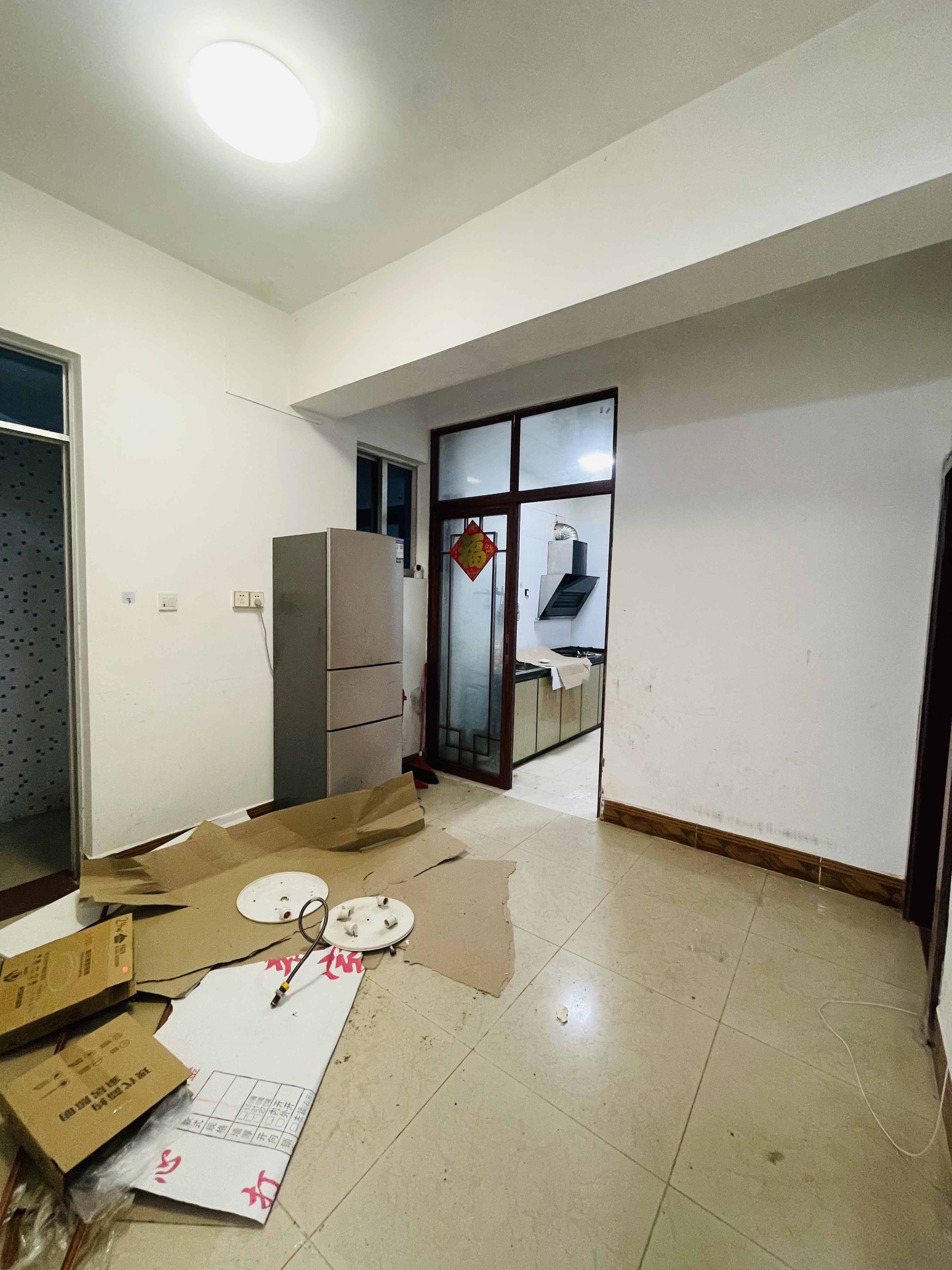 新华公寓 3室2厅1卫 2500.0元/月 新华公寓 3室2厅1卫 2500.0元/月室内图