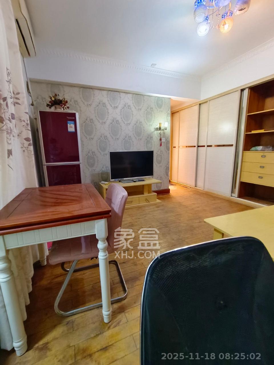 天赐良园  2室2厅1卫    1600.0元/月室内图