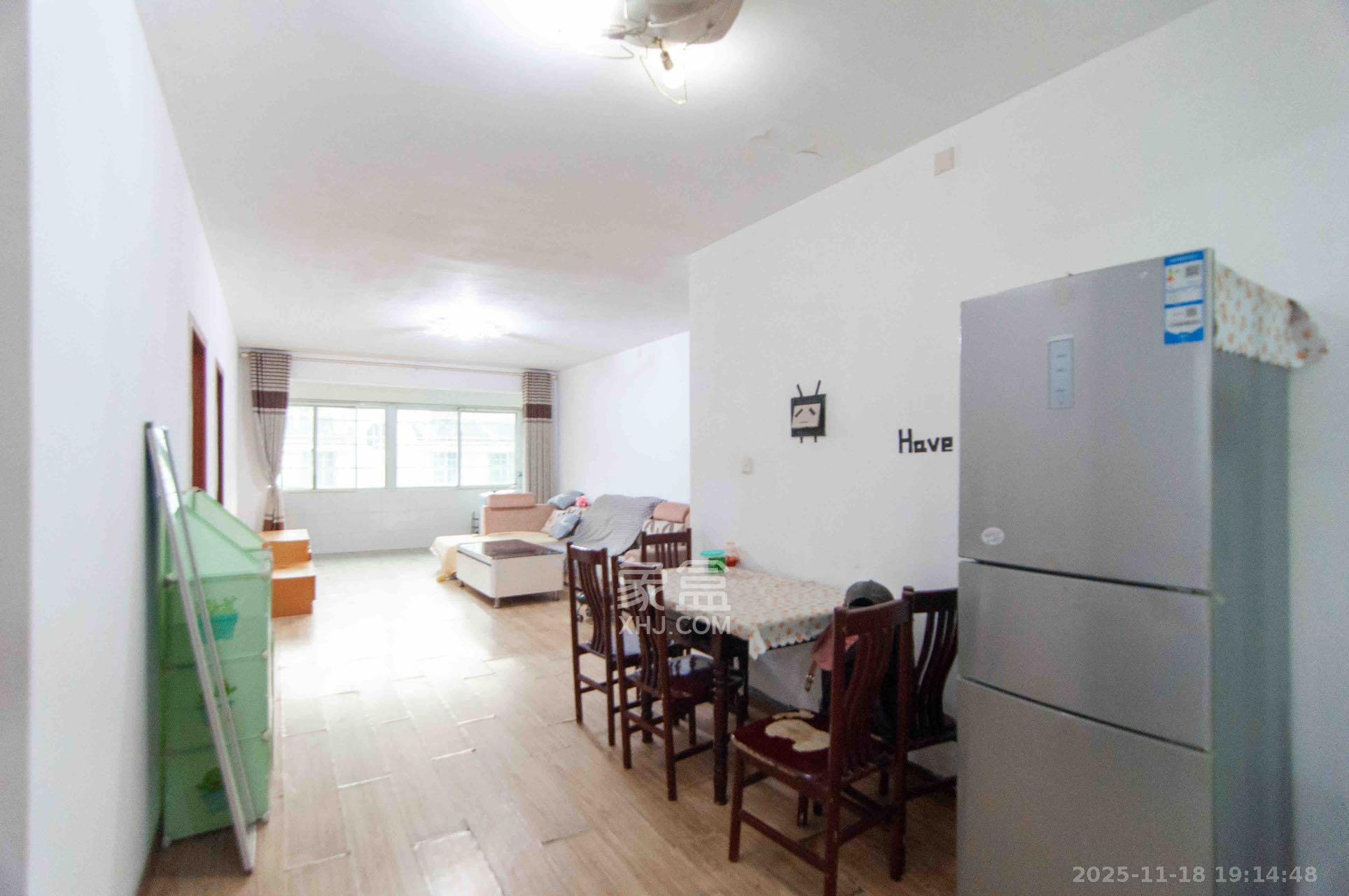 恩瑞麓山名园(龙王港小区) 3室2厅2卫 1900.0元/月 恩瑞麓山名园(龙王港小区) 3室2厅2卫 1900.0元/月室内图