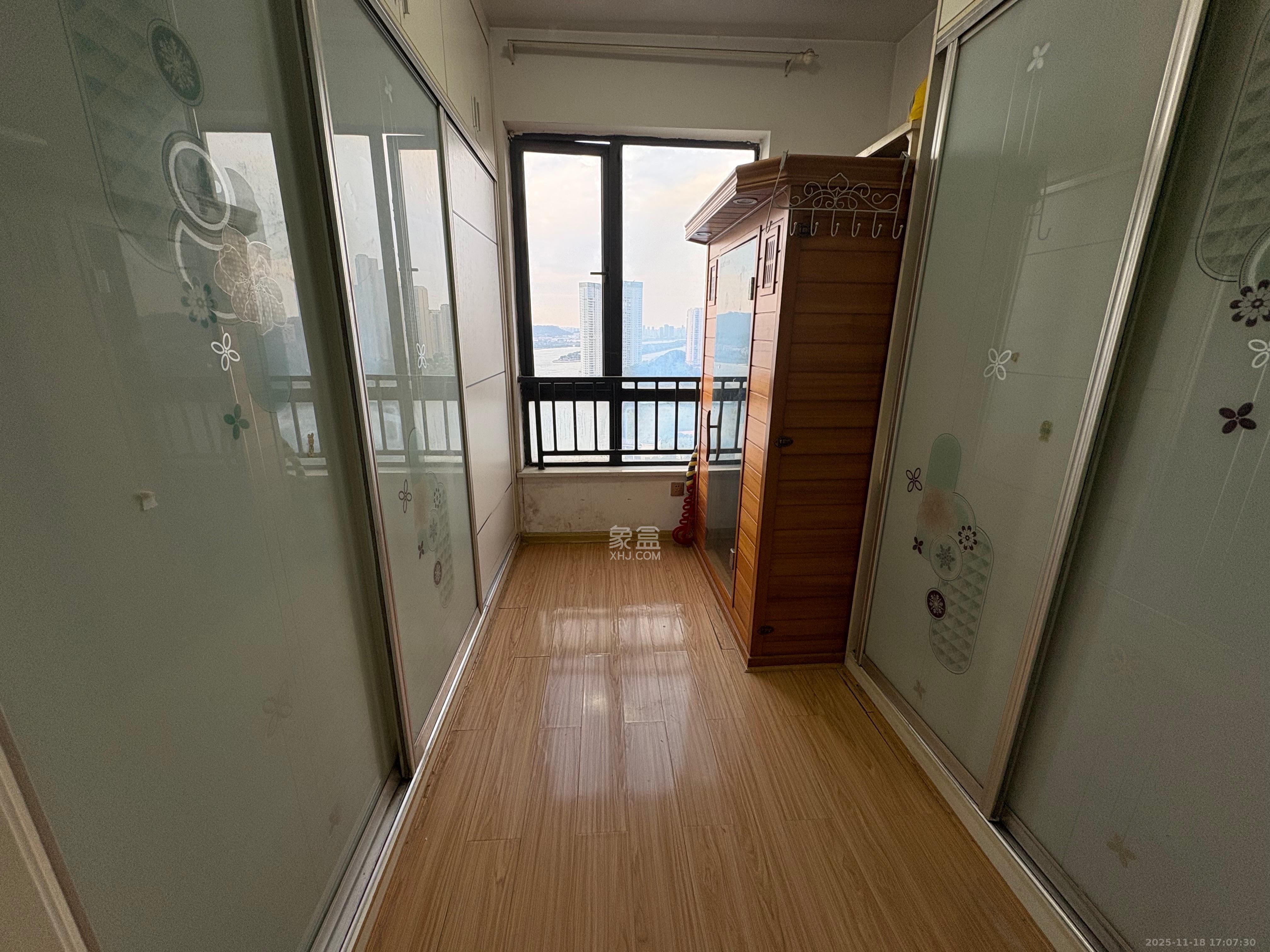 乾城（兴旺乾城）  3室2厅1卫    2000.0元/月室内图