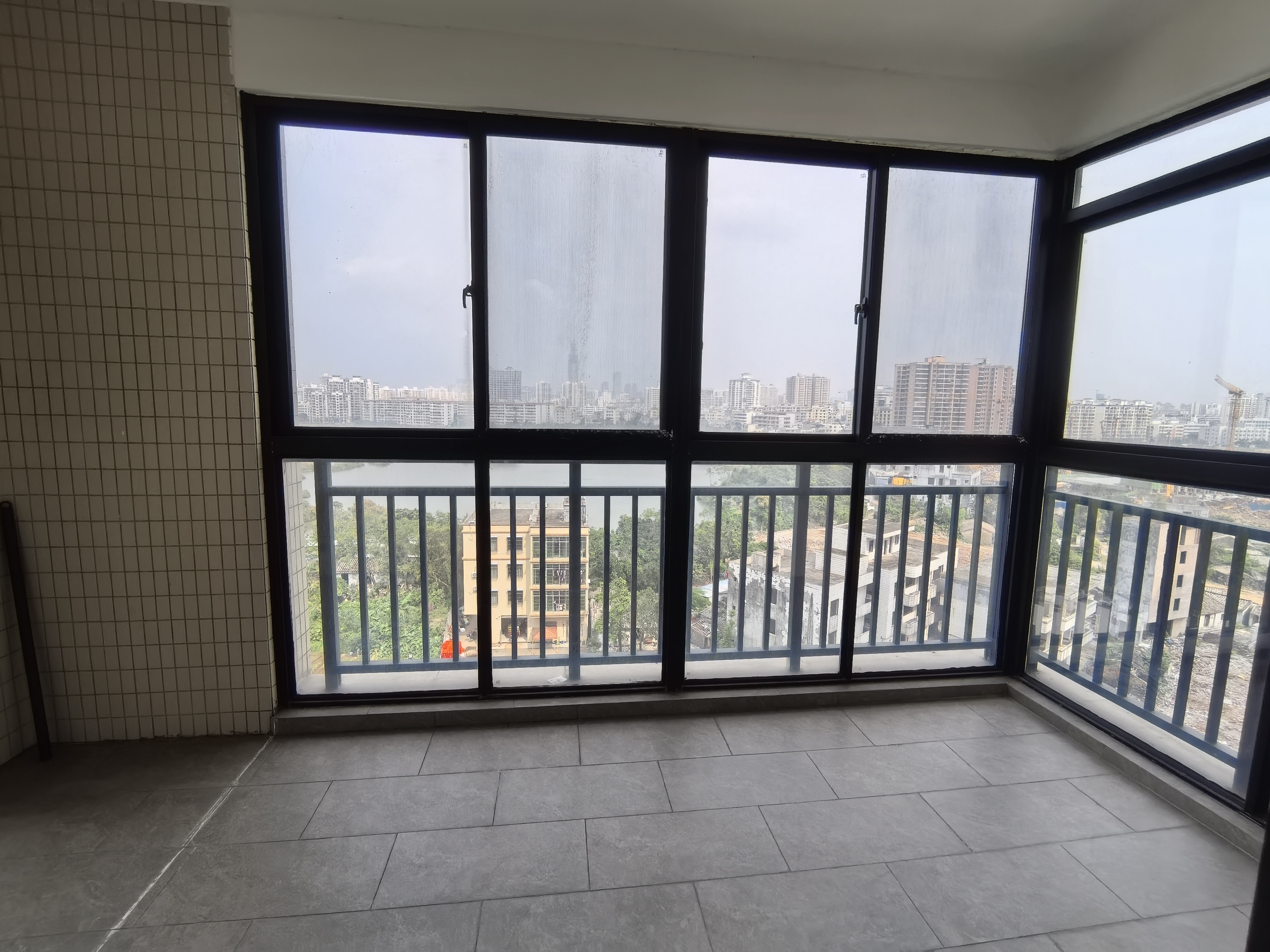 椰海家园一期  3室2厅2卫    3300.0元/月室内图