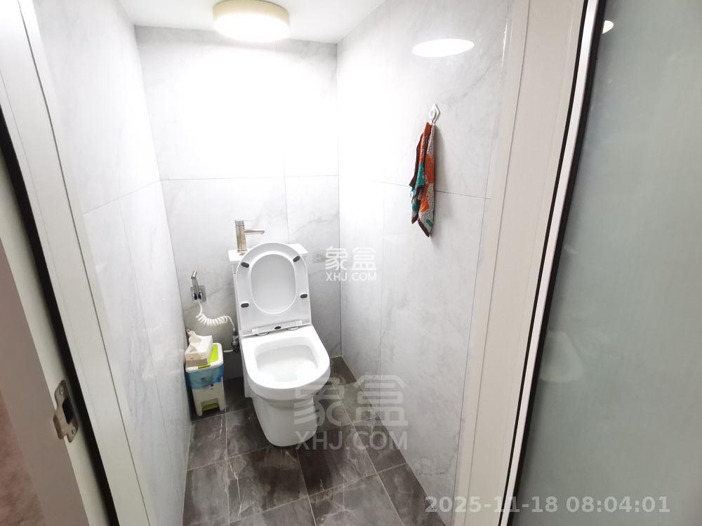 未来云环球中心  1室1厅1卫    2200.0元/月室内图