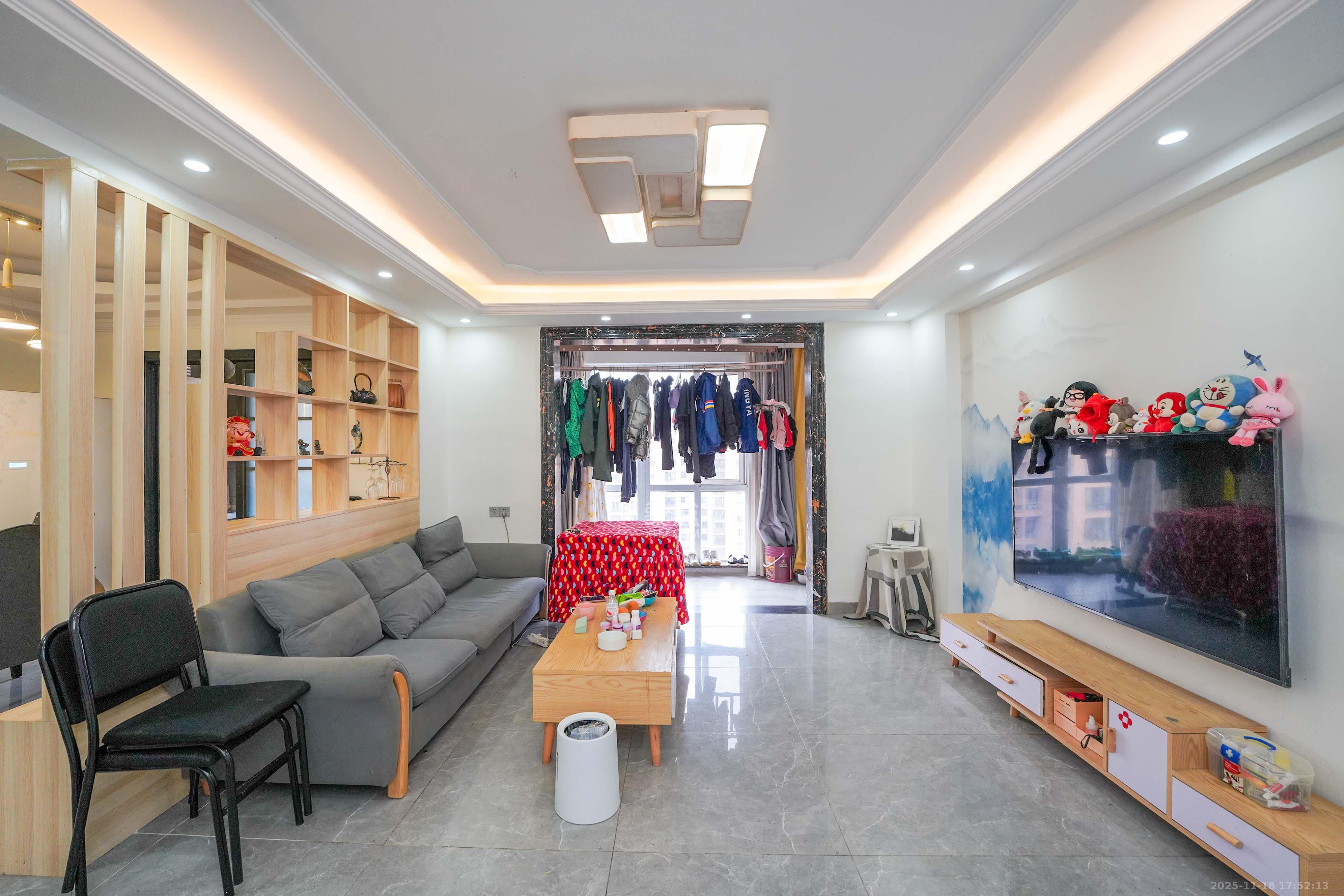 丽发新城  3室2厅2卫    93.0万