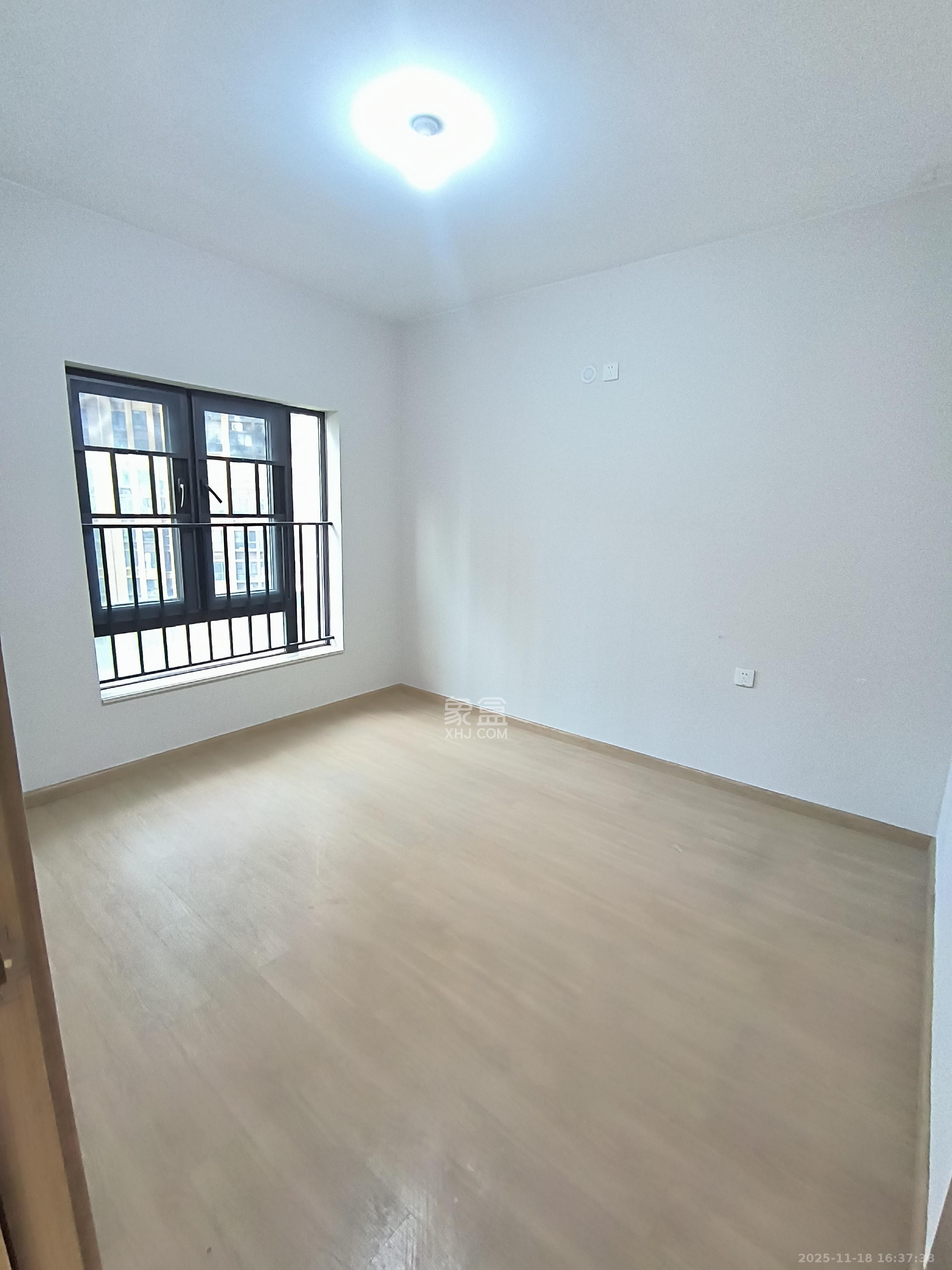 时代倾城三期  4室2厅2卫    1980.0元/月室内图