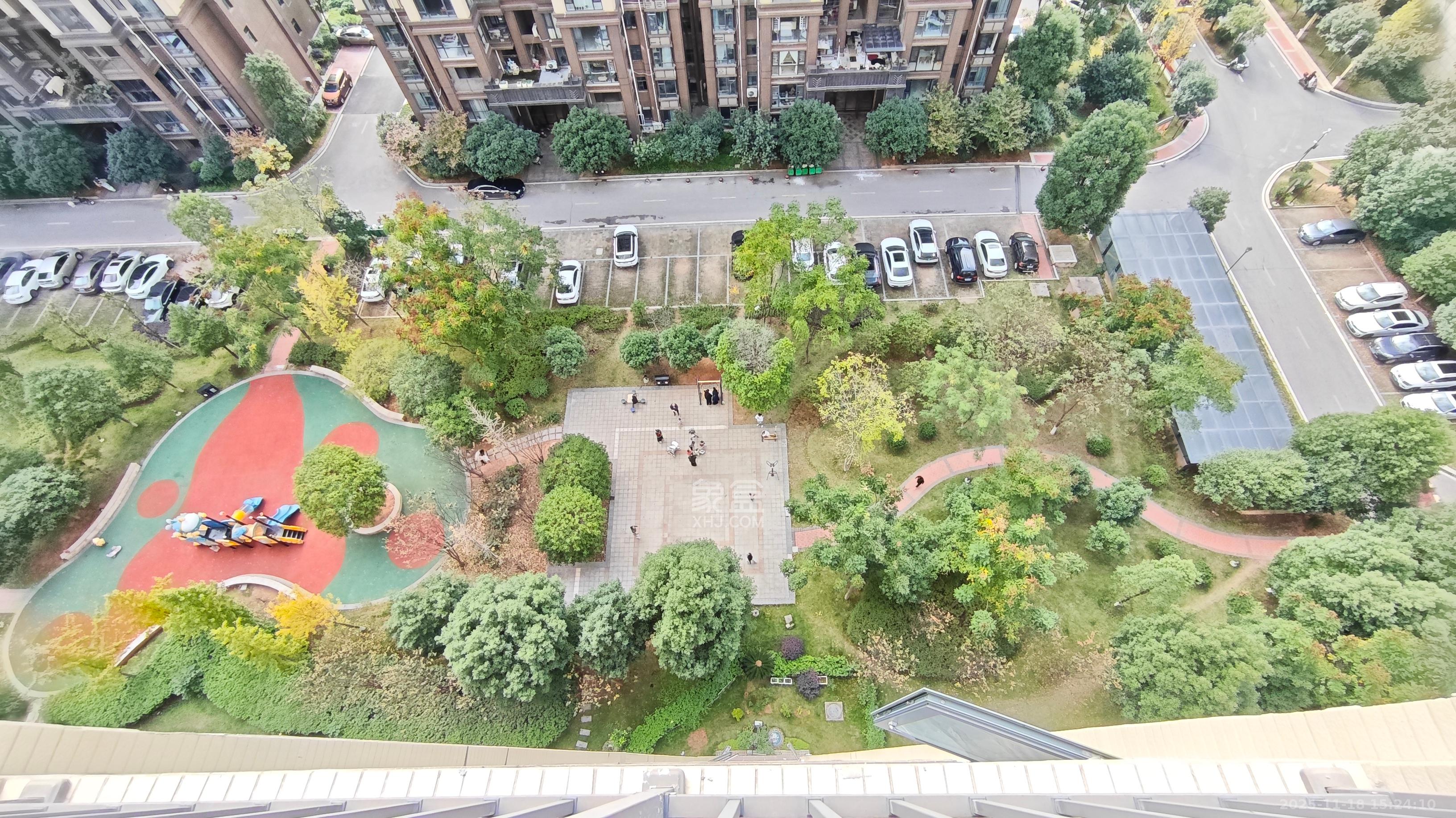 天元美居乐  3室2厅2卫    44.8万客厅