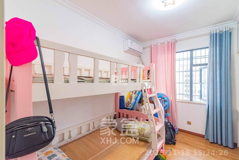 悦湖山  4室2厅1卫    2300.0元/月室内图