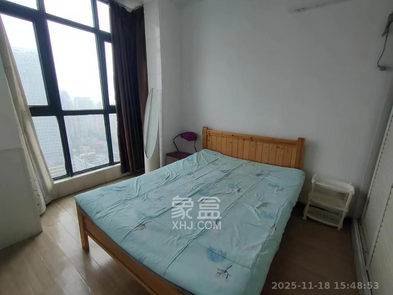 中天广场  1室1厅1卫    2400.0元/月