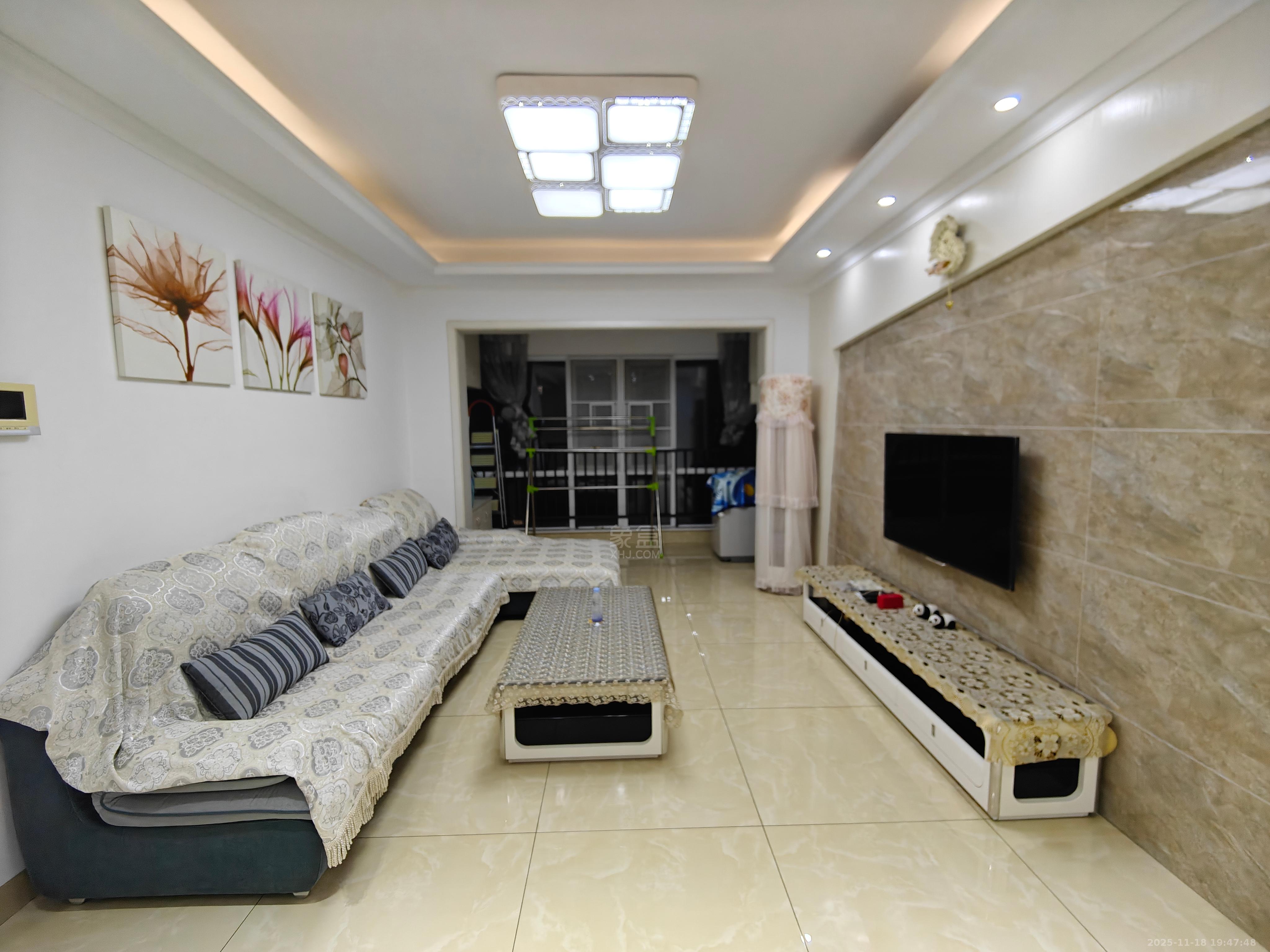 美的城三期  2室2厅1卫    1600.0元/月