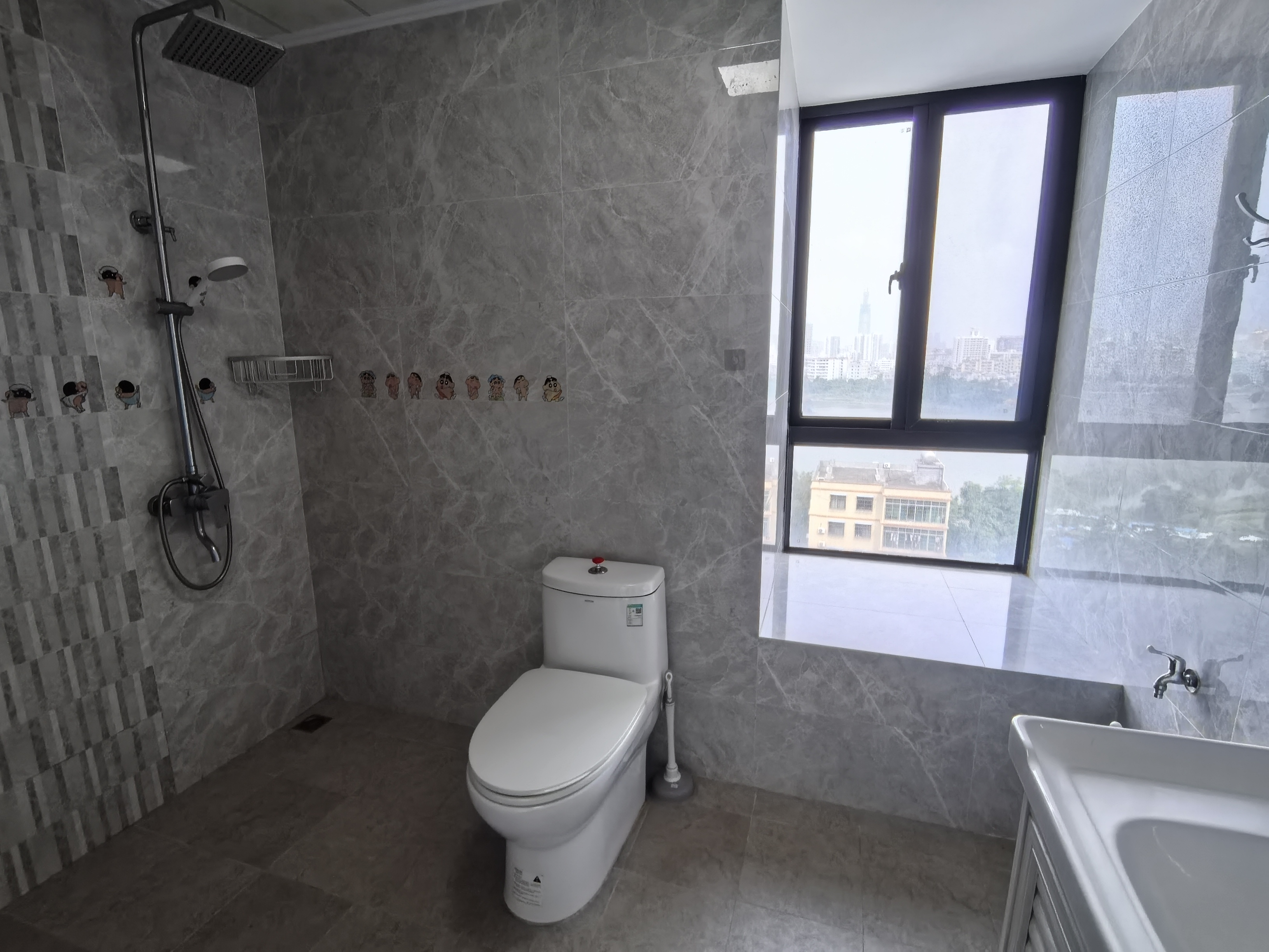 椰海家园一期  3室2厅2卫    3300.0元/月室内图