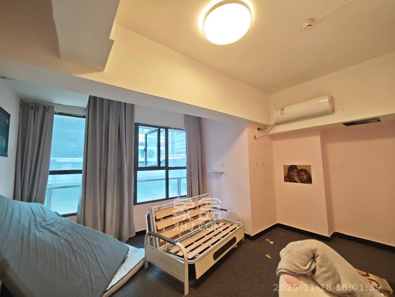 复地星光天地  1室1厅1卫    4800.0元/月